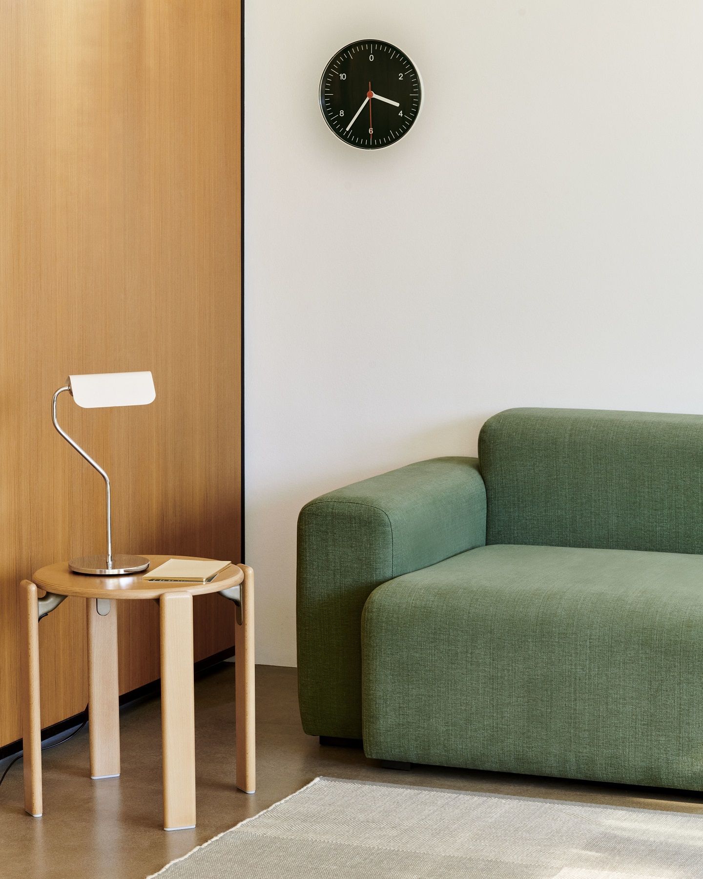 Apex Table Lamp Oyster Lampe de table Hay