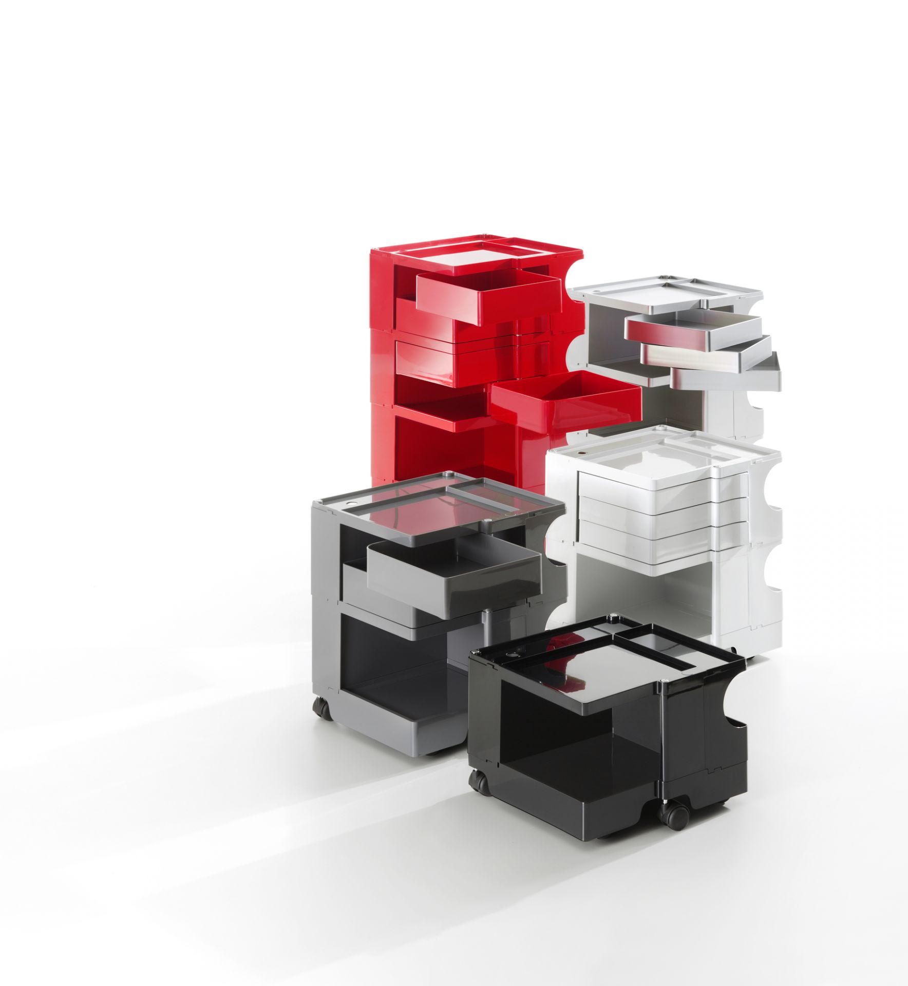 Boby Rollcontainer B-Line in Rot, Weiß, Grau und Schwarz mit Schubladen und Rollen.