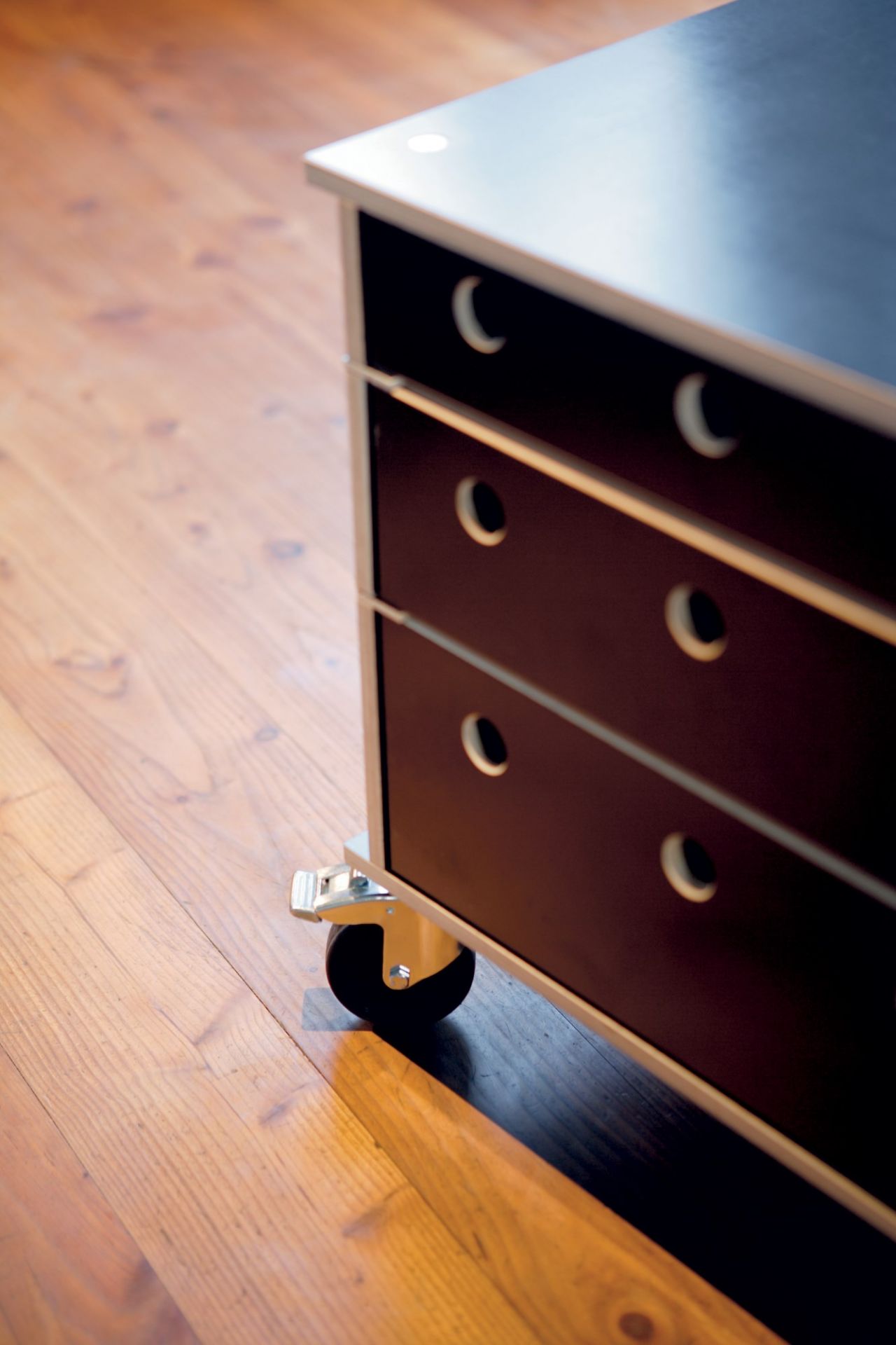 Lader Commode Nils Holger Moormann