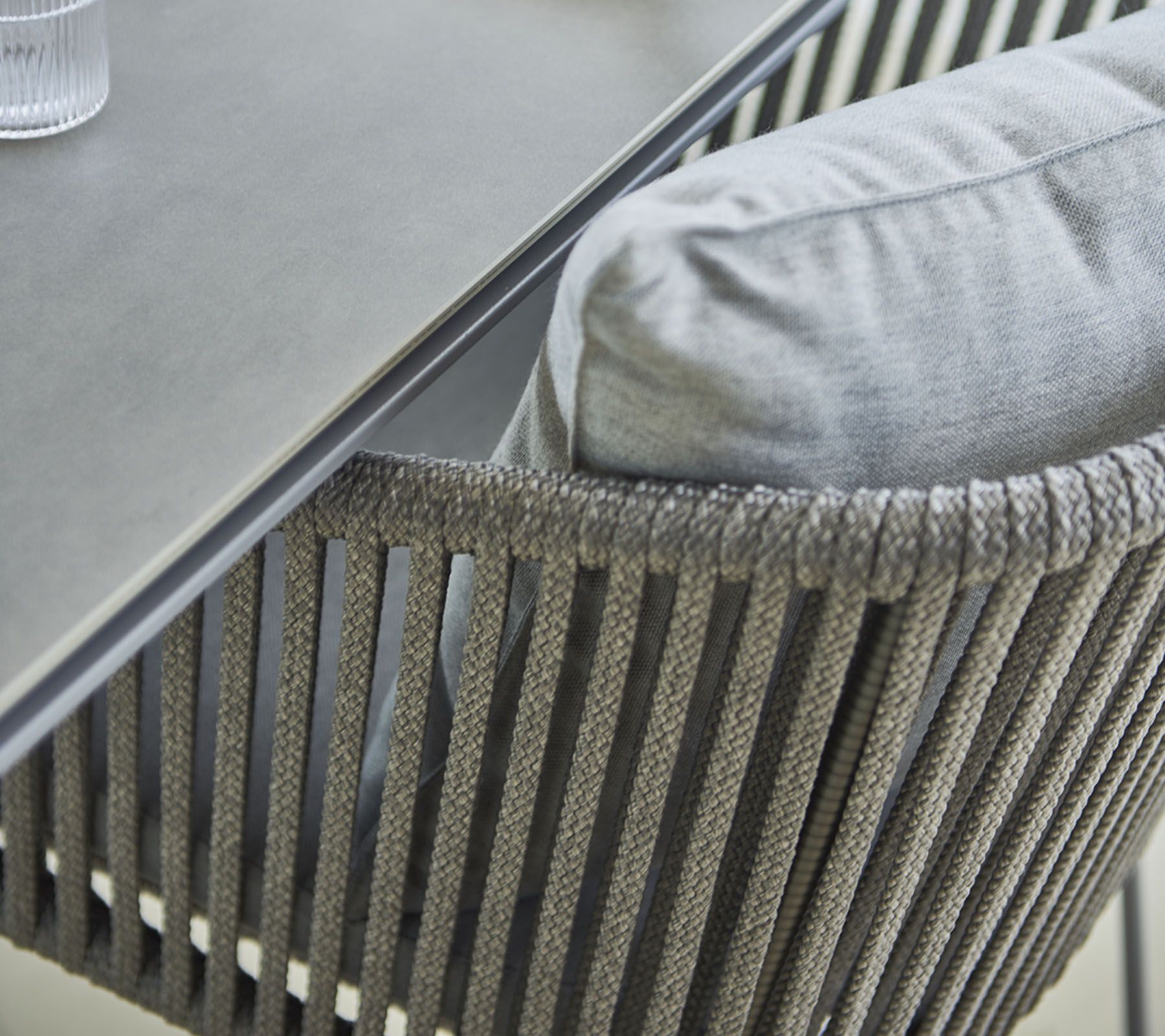 Moments Fauteuil gris foncé Cane-Line