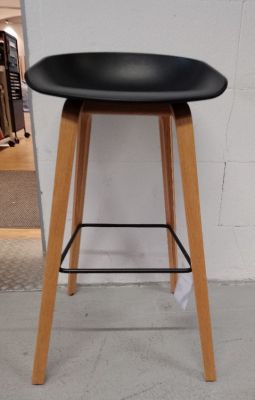 About a Stool AAS32 / AAS 32 Tabouret de bar haut Hay MEUBLE D'EXPOSITION / MEUBLES D'OCCASION