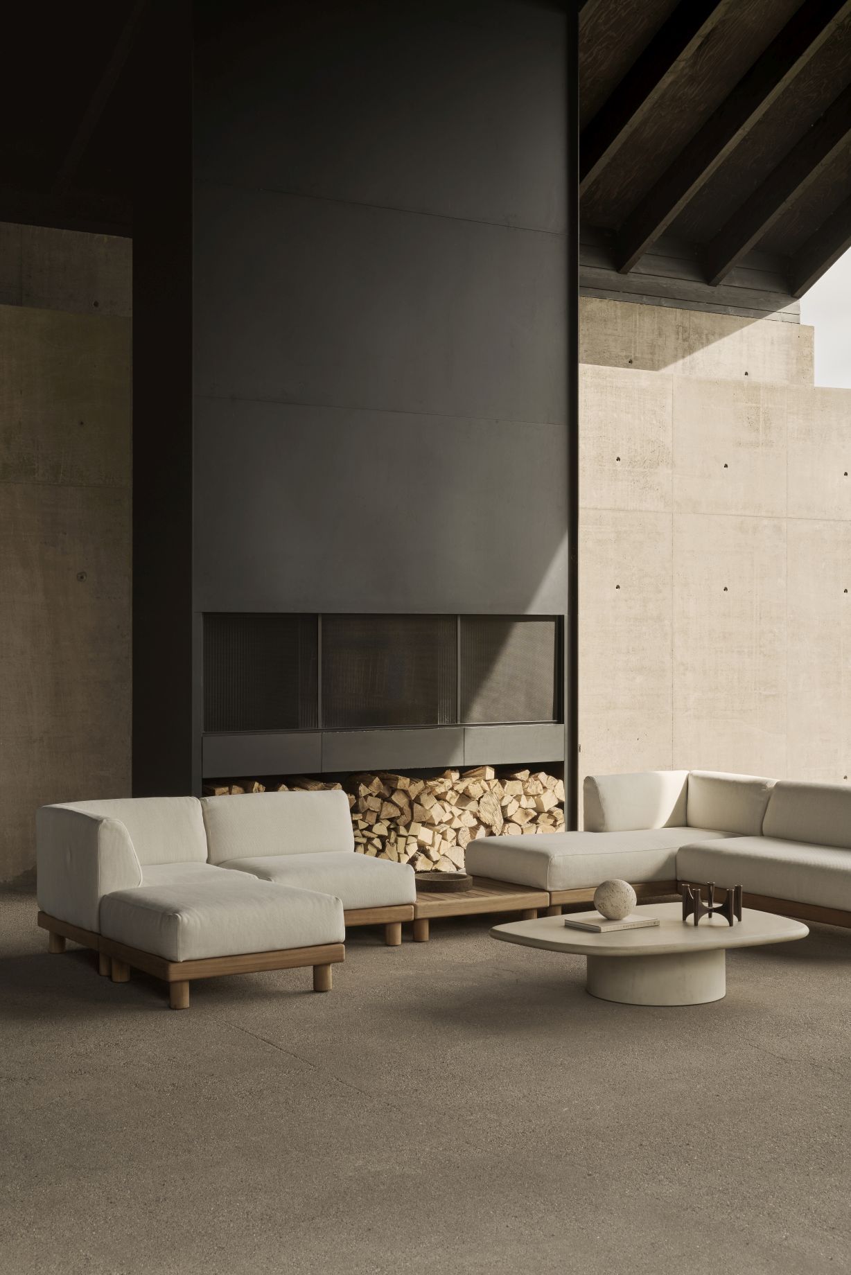 Table basse d'extérieur Elements, forme galet, Ethnicraft