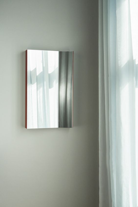 Miroir Mimesis Please Wait to be Seated