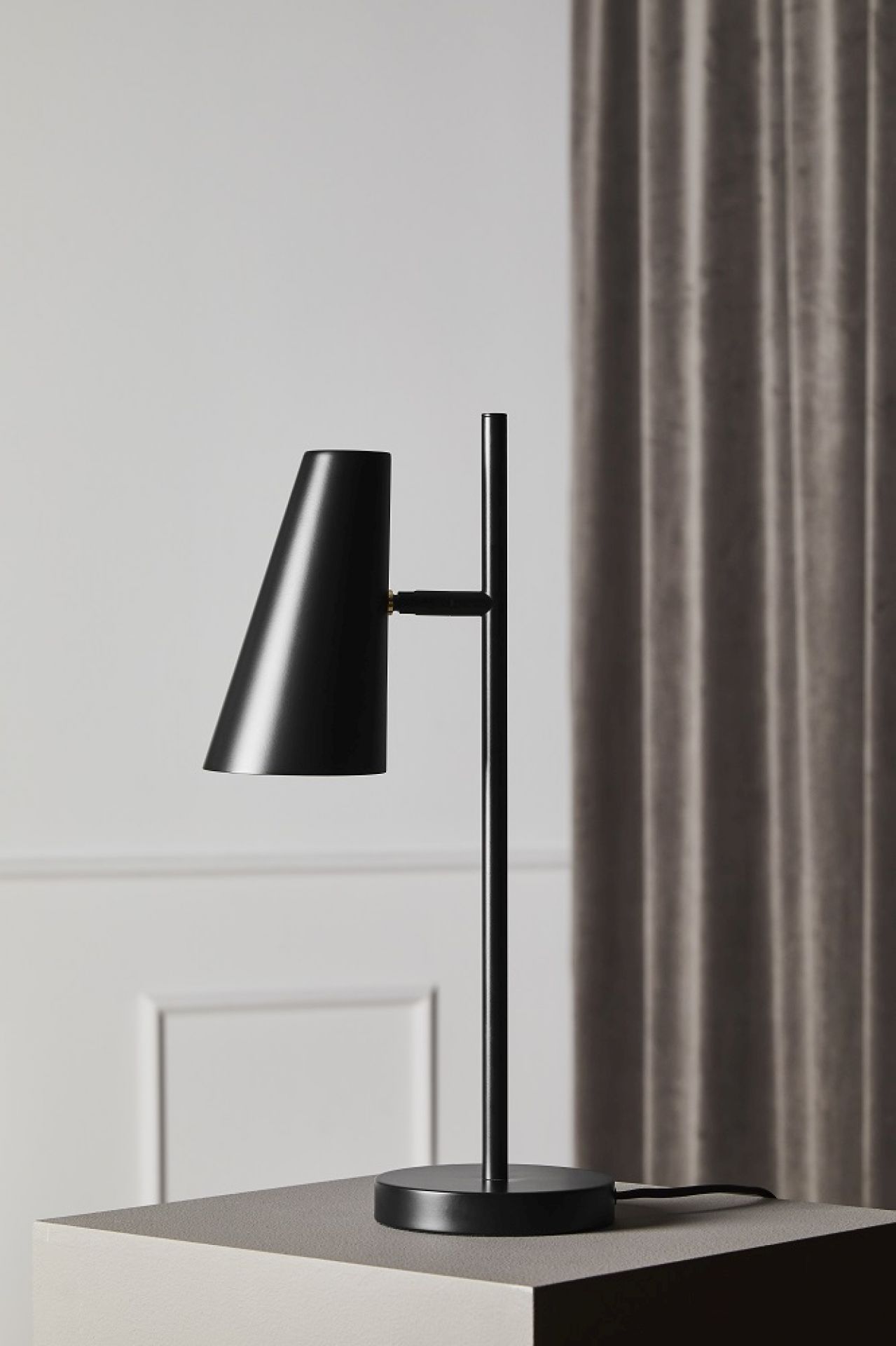 Cono Table lamp Lampe de table Woud 