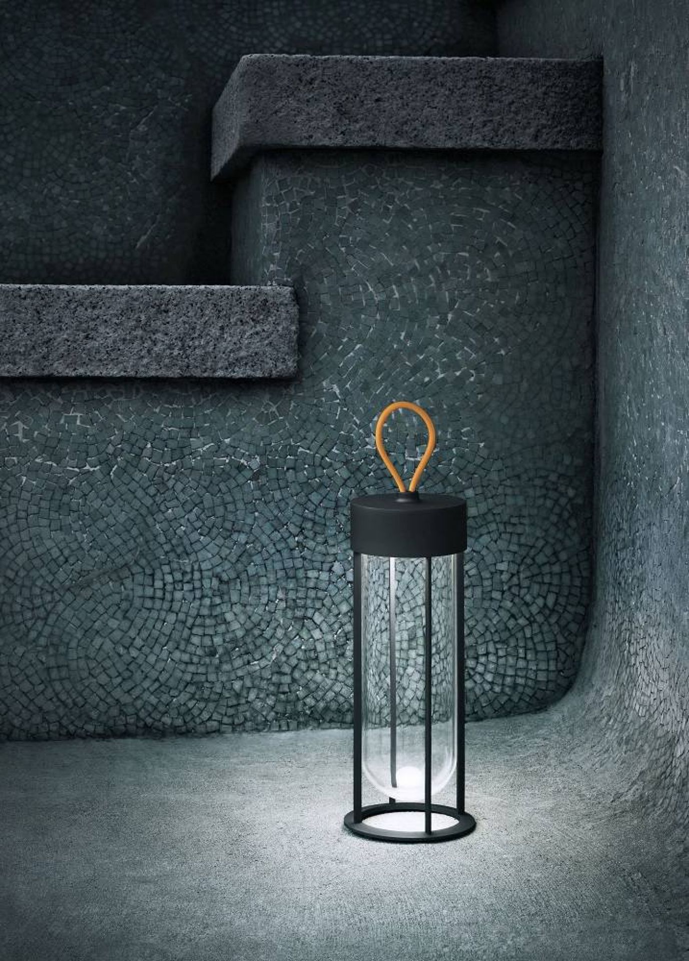 In Vitro Unplugged Battery Lampe / Lampe de table Flos Noir