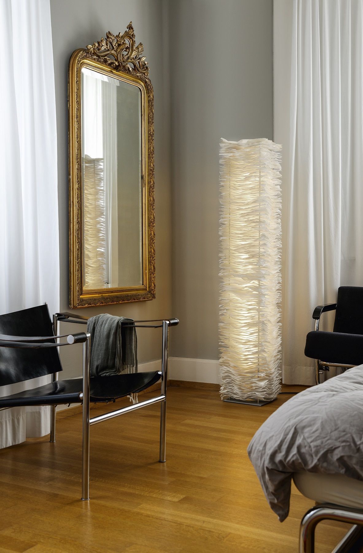 One by one lampadaire Belux