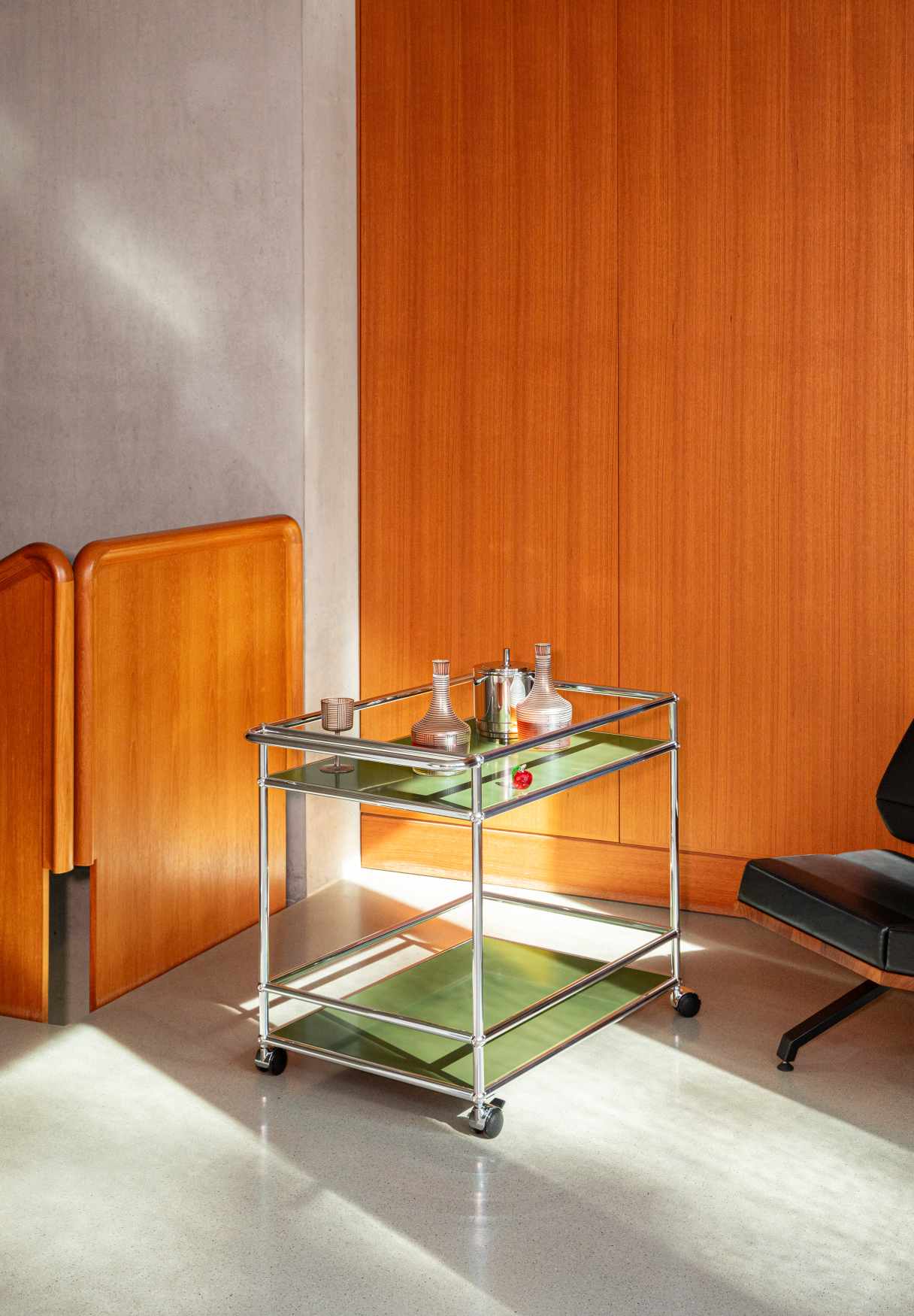 USM Haller Chariot de service Vert olive NOUVEAU COULEUR STANDARD