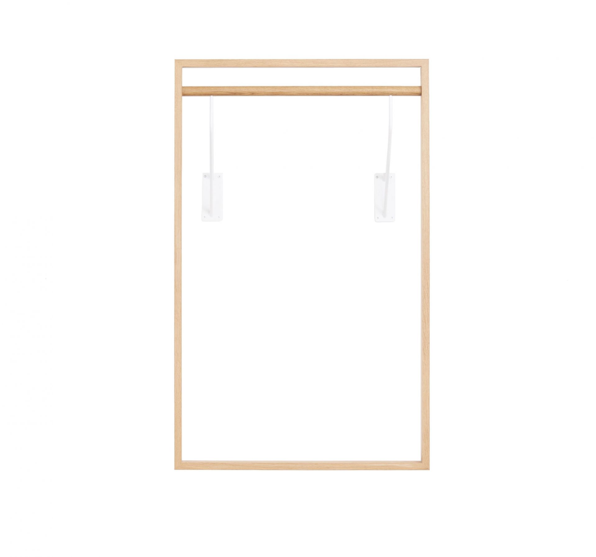 gardero-b 2 Wandgarderobe: Helle Holzgarderobe mit Kleiderstange und weißen Halterungen für Wandmontage. Moderne Garderobenlösung.