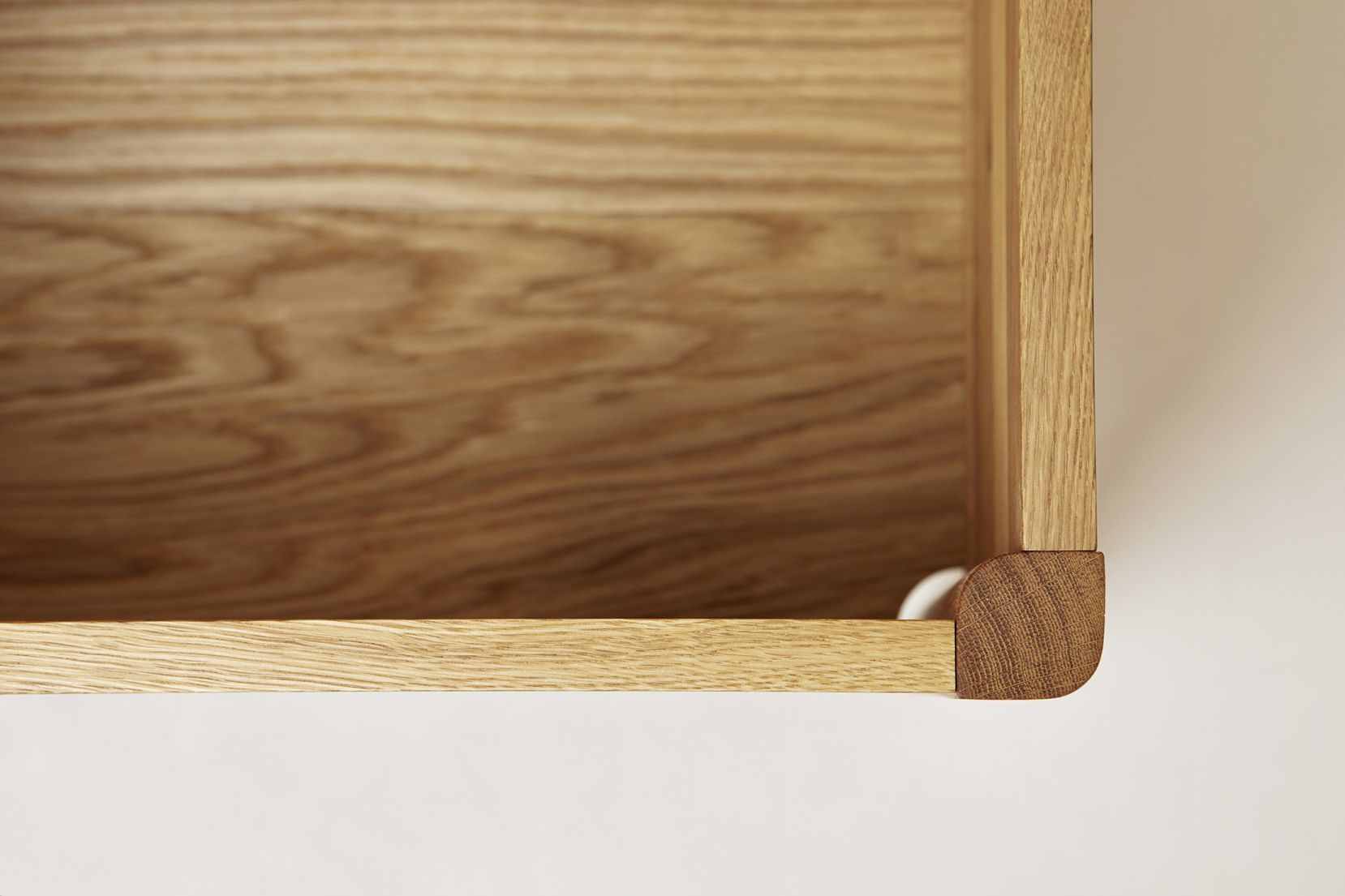 A Line Banc coffre 111 en chêne Form & Refine