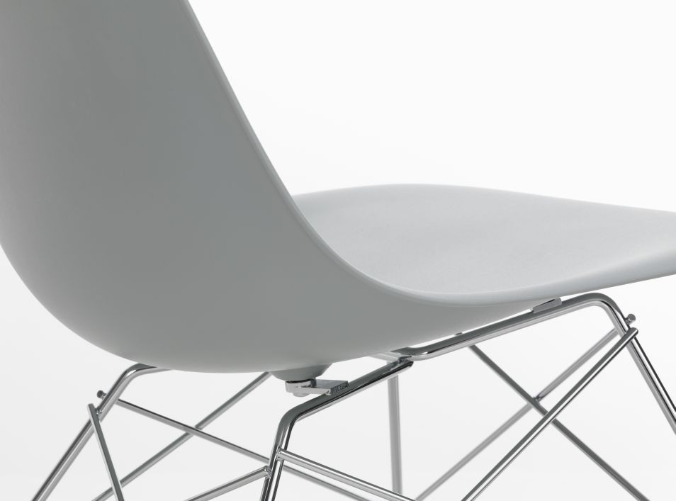 Eames Plastic Side Chair LSR chaise Vitra