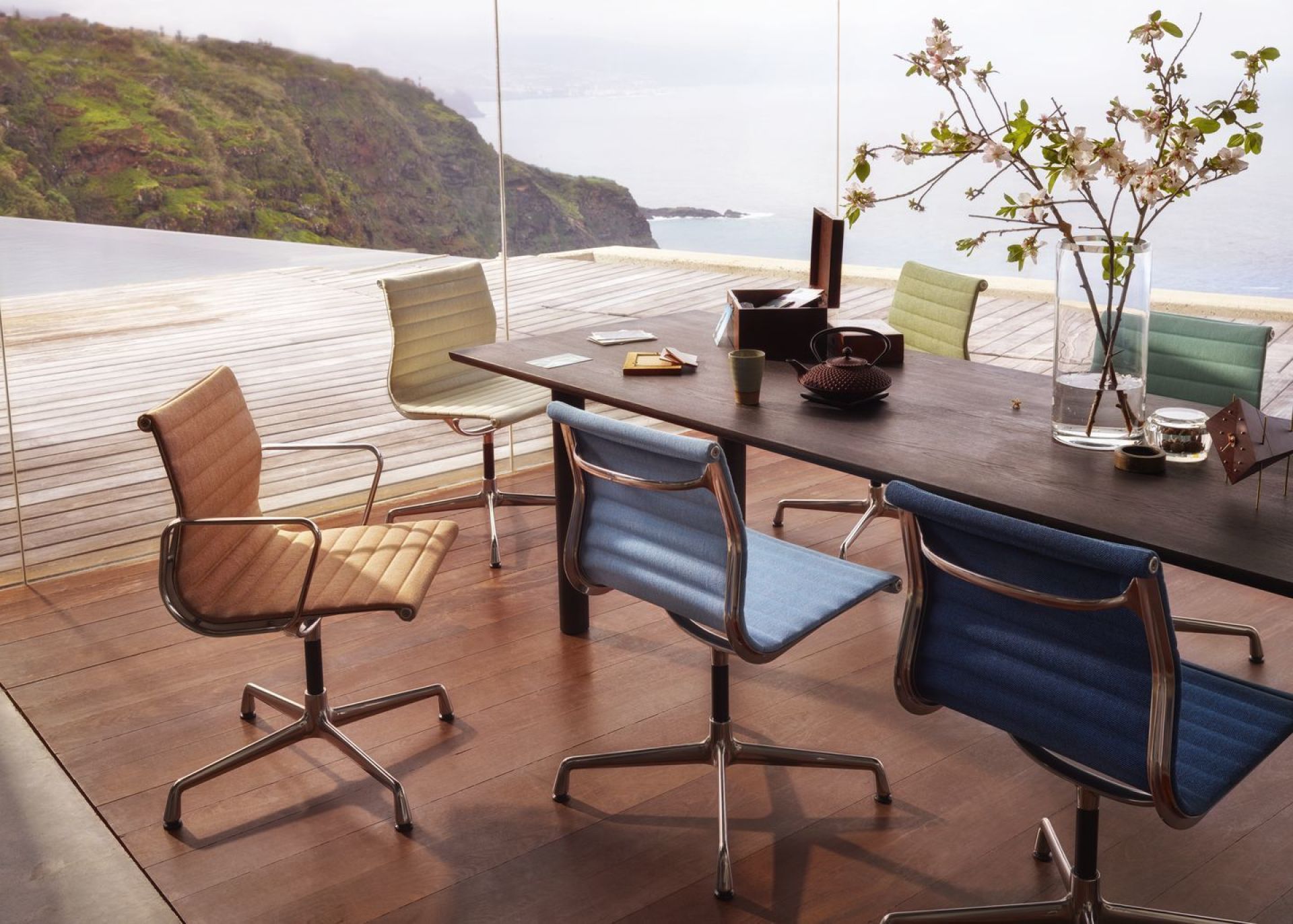 Aluminum Chair EA 104 / EA104 Chaise Vitra