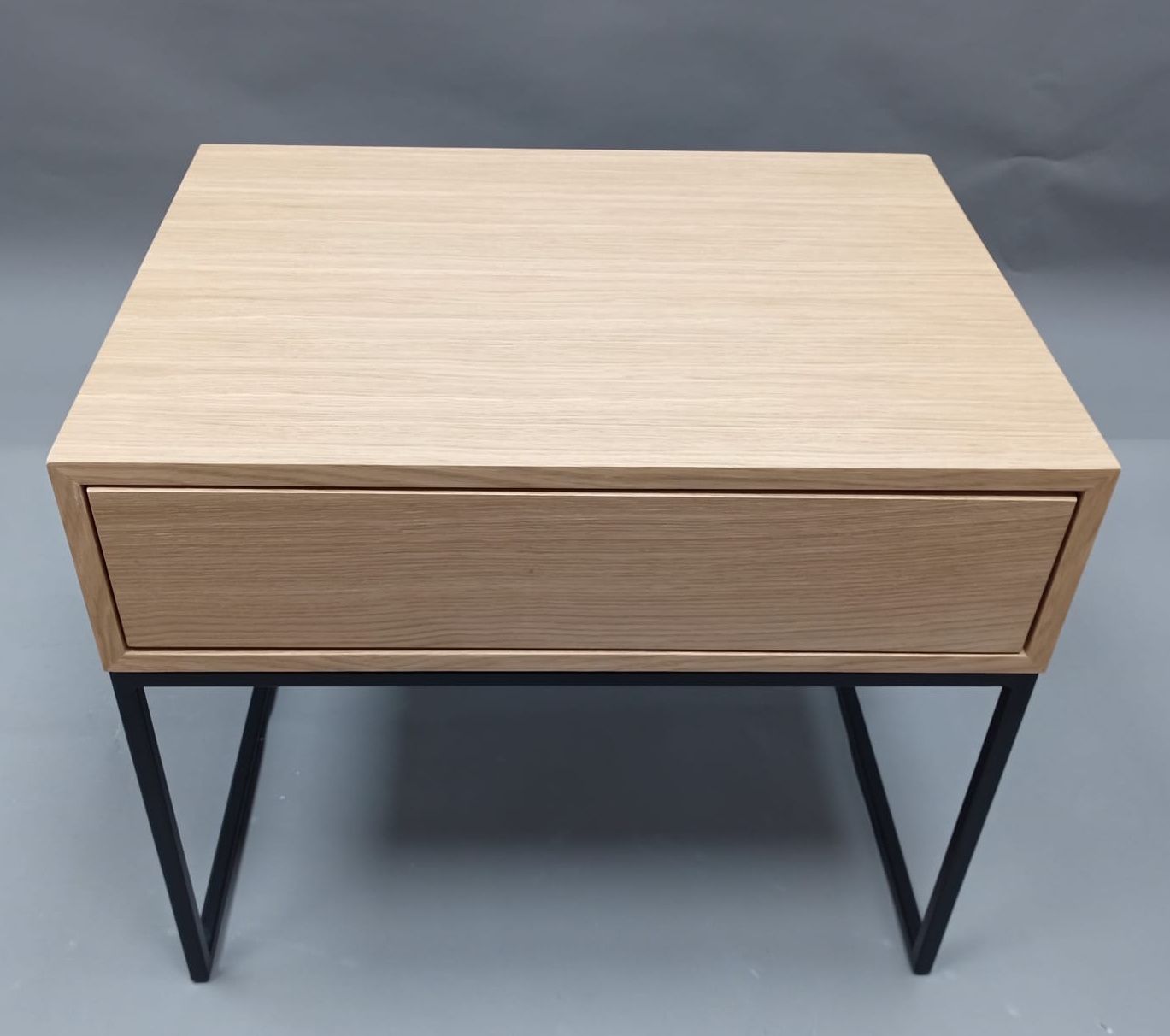 Table d'appoint Dina, chêne naturel, Jan Kurtz, exemplaire défectueux 