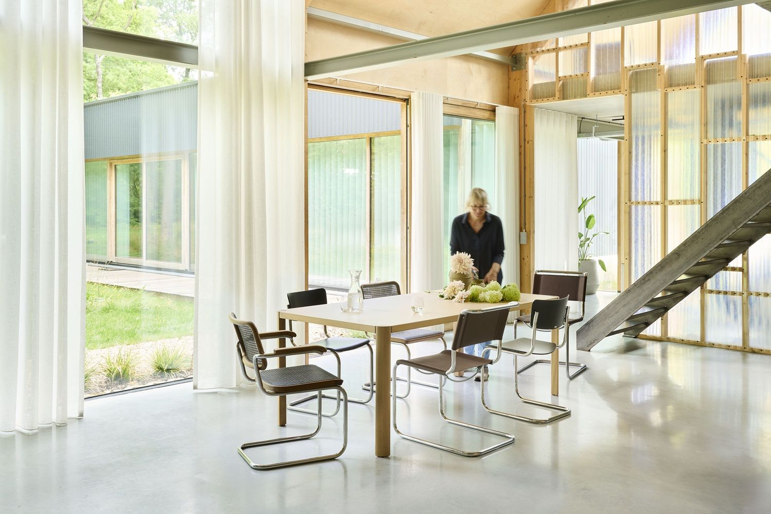 S 64 V Classique en tube d'acier, chaise cantilever CHROME/NOIR Thonet COMBINAISON PRIVILÉGIÉE