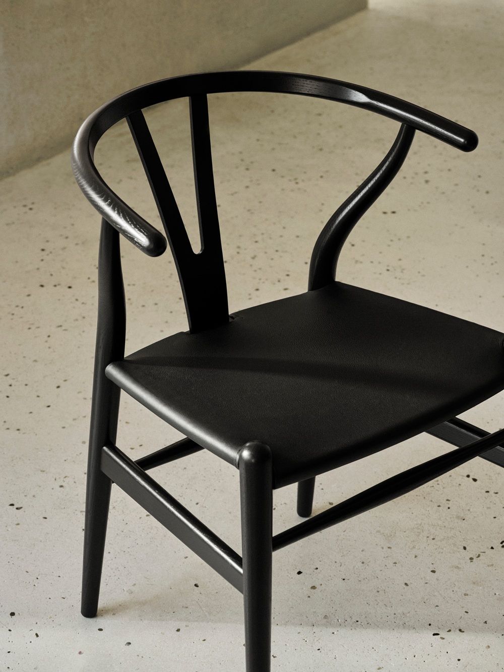 Chaise CH24P Wishbone / Y-Chair de Carl Hansen & Søn
