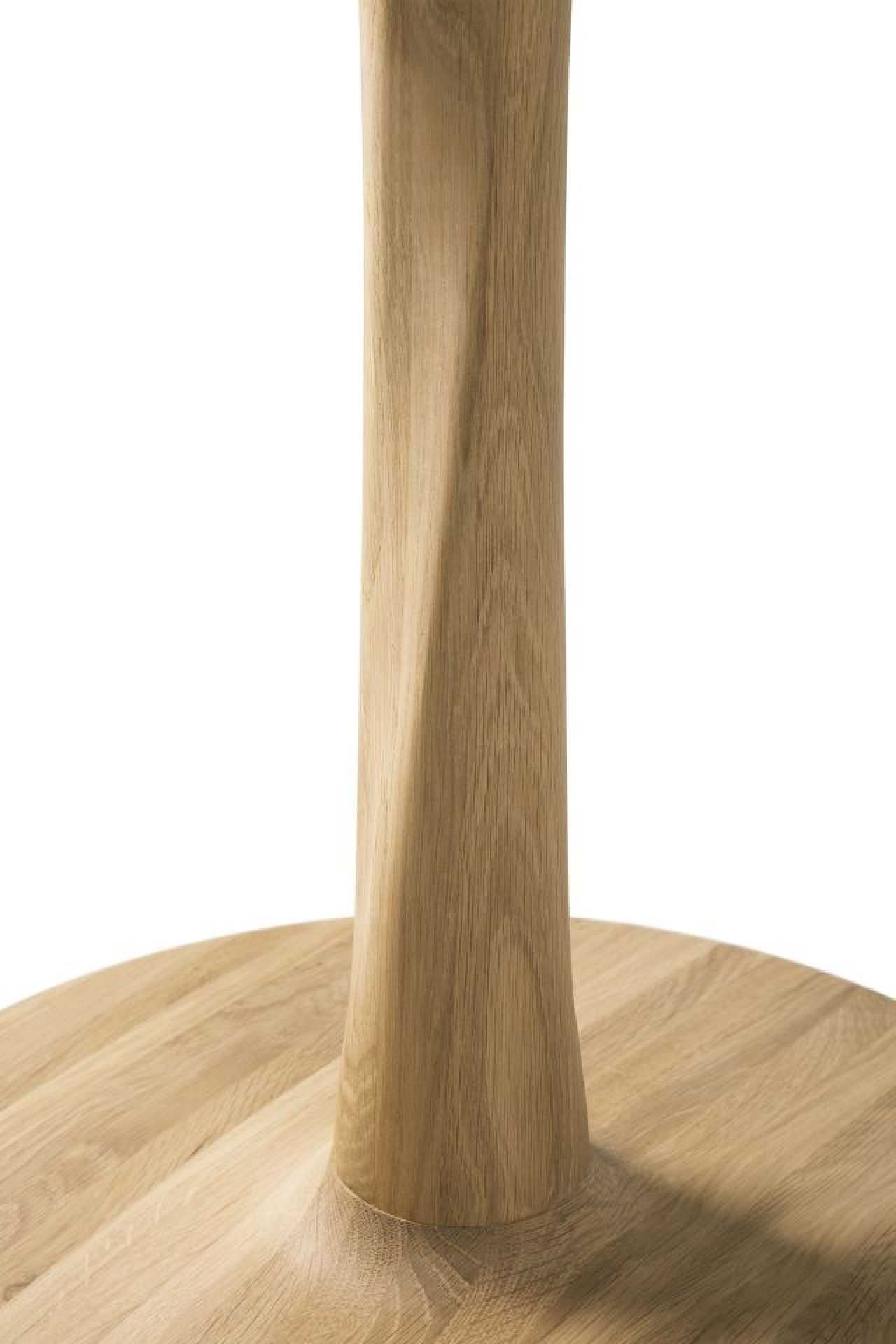 Torsion table en chêne Ethnicraft