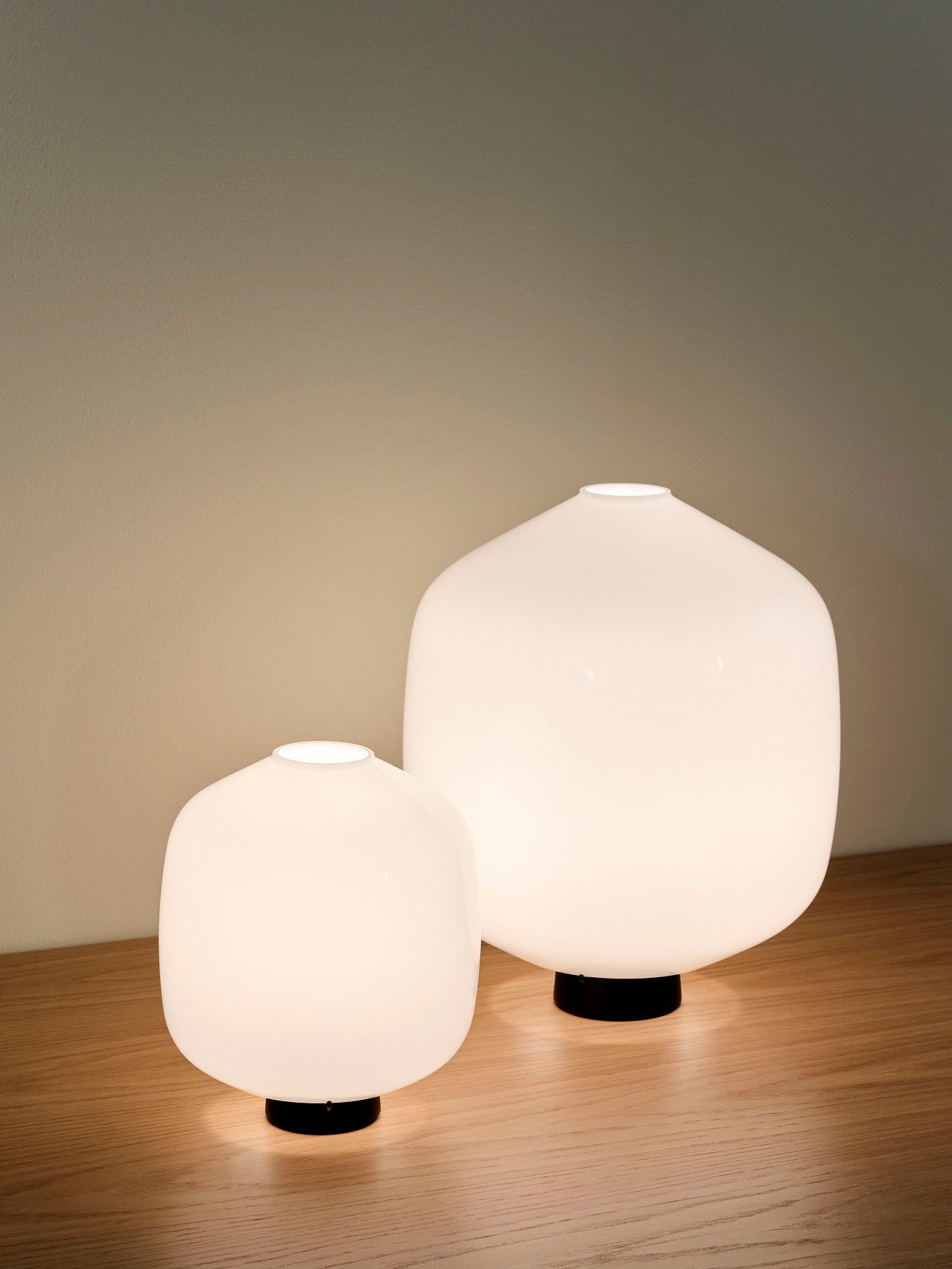 Aspect Buoy Glass Table Lamp Lampe de table Hay