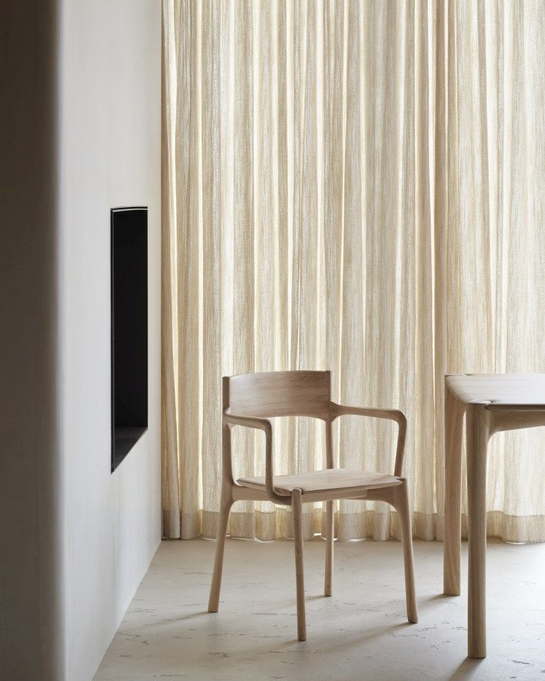 PI Dining Chair avec accoudoirs Chaise Ethnicraft