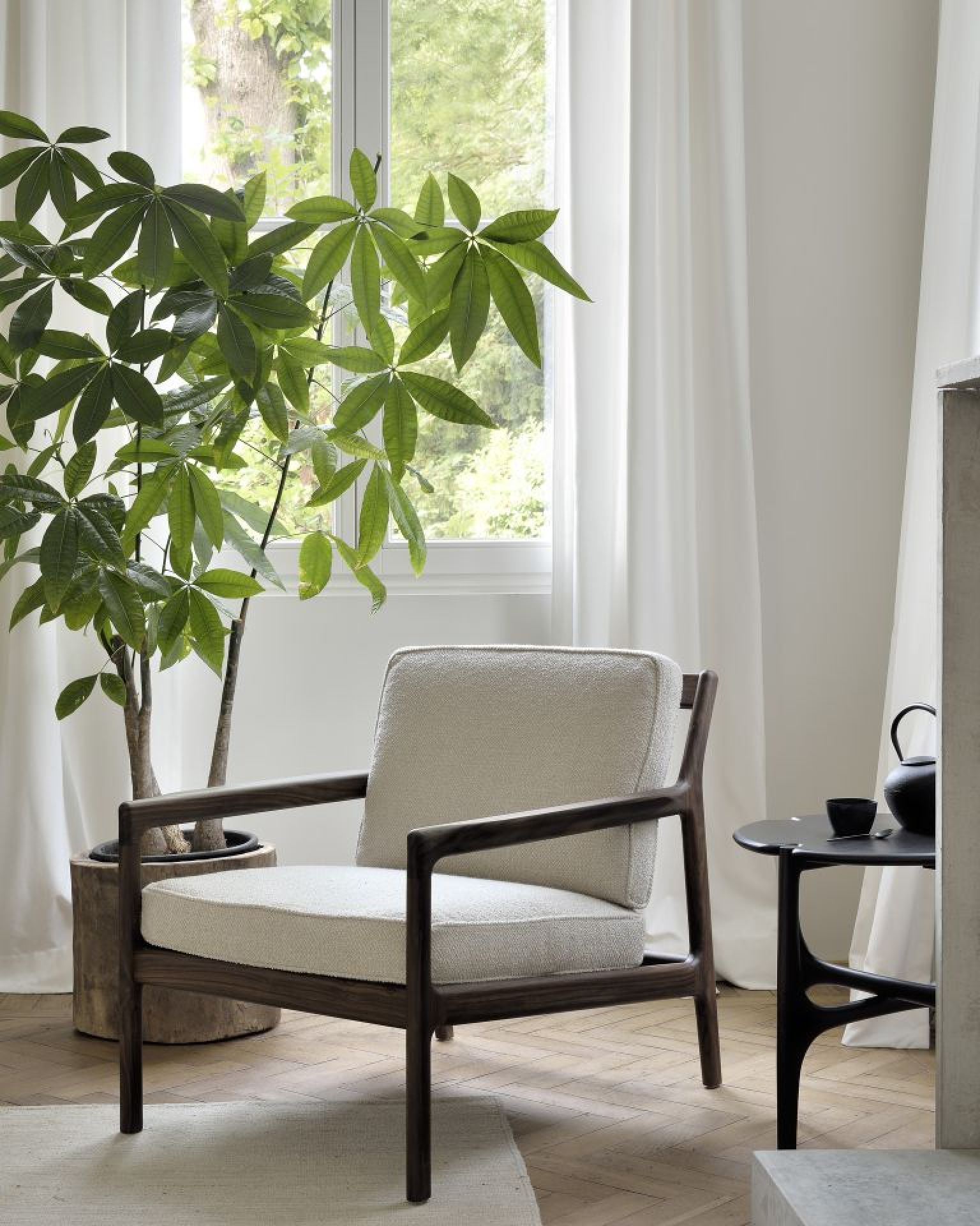 PI Table d'appoint acajou laqué marron foncé Ethnicraft