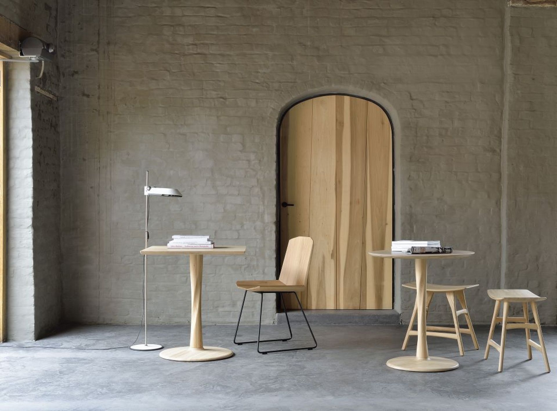 Torsion table en chêne Ethnicraft