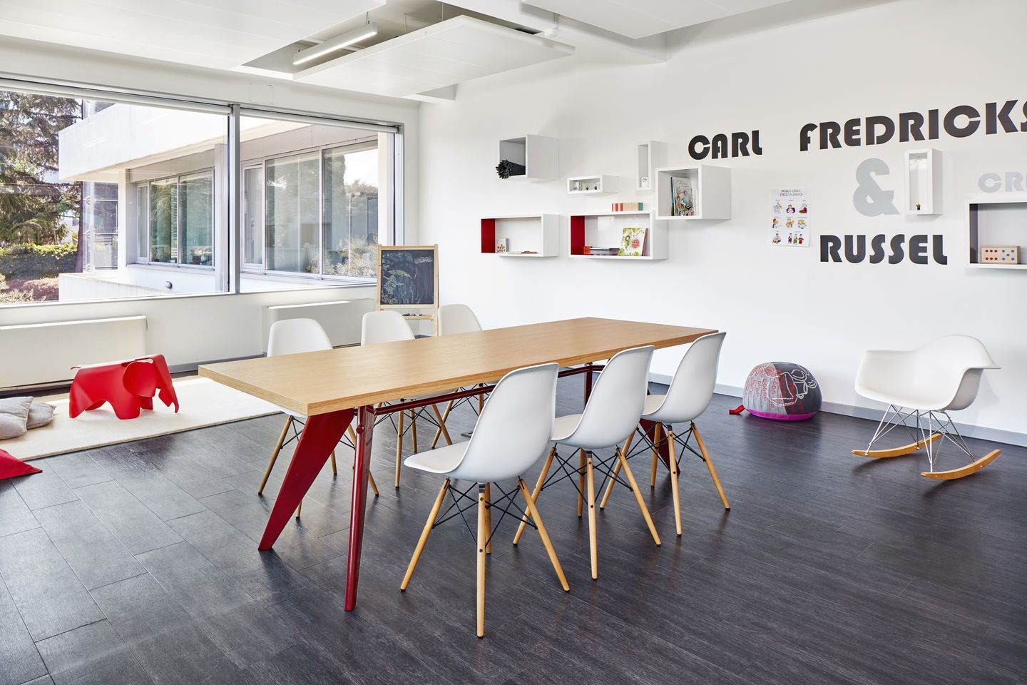 Eames Fiberglass Chair DSW chaise Vitra