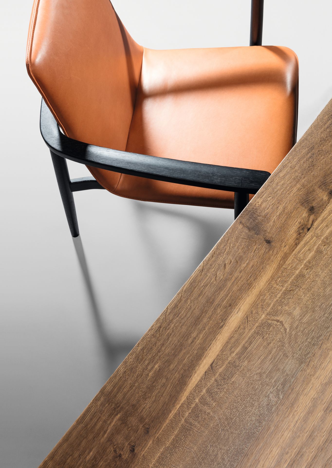 S 600 table noyer Janua