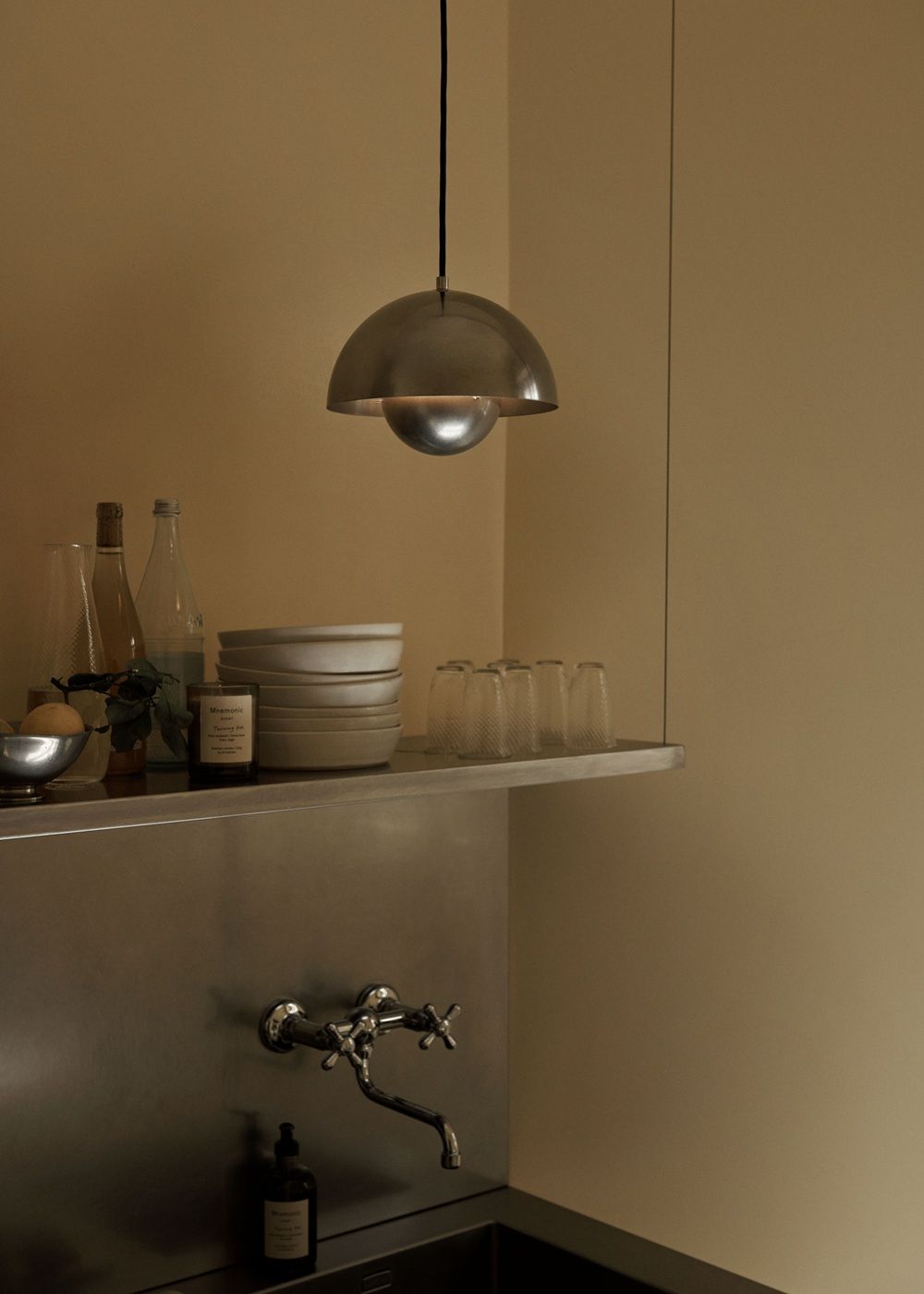 Suspension VP1 Flowerpot, édition anniversaire « Pewter » d'AndTradition