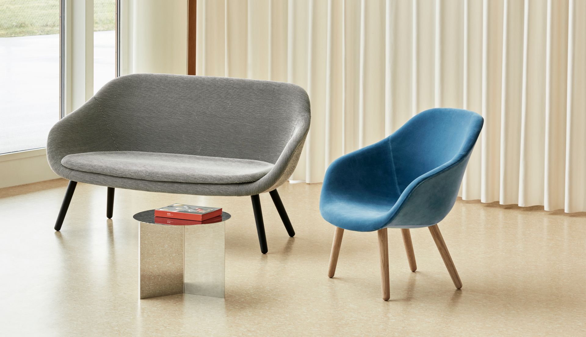 About a Lounge AAL 82 / AAL82 Fauteuil Hay