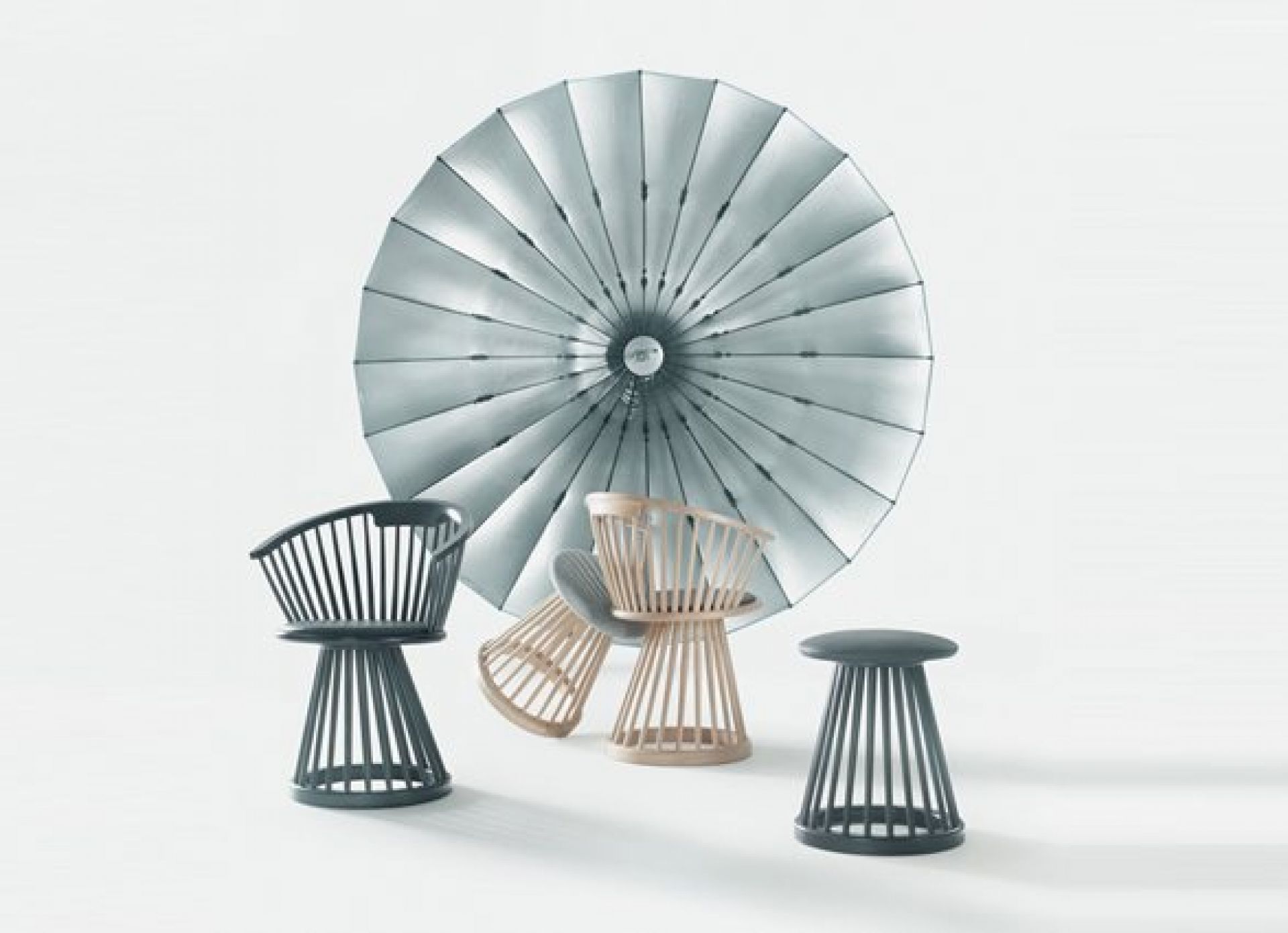 Fan Stool Hocker von Tom Dixon, EINZELSTÜCK: Design Hocker aus Holz in verschiedenen Farben.