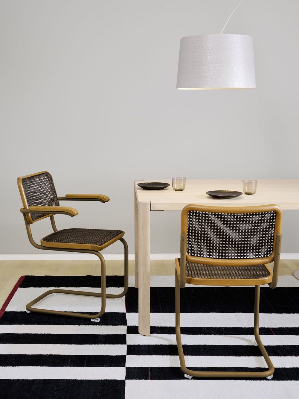 S 32 V Tube en acier Classique à bras oscillant libre CHROME / NOIR Thonet COMBINAISON PRÉFÉRÉE