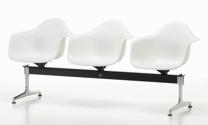 Eames Plastic Armchair RE sur traverse Vitra