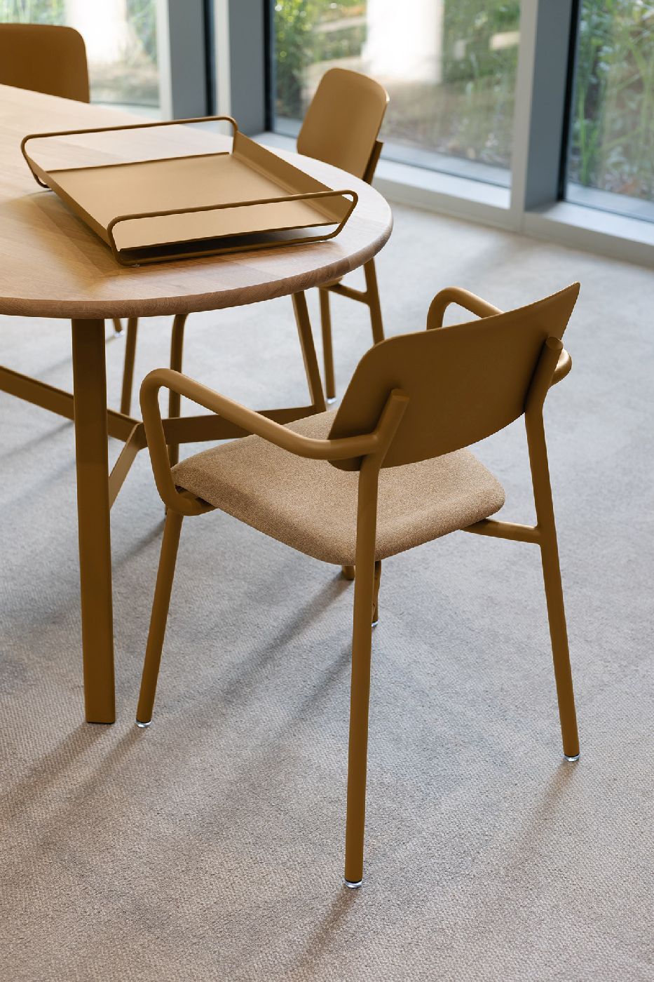 SO'O Table de salle à manger en chêne 220 × 95 cm (ovale) Intérieur Fermob