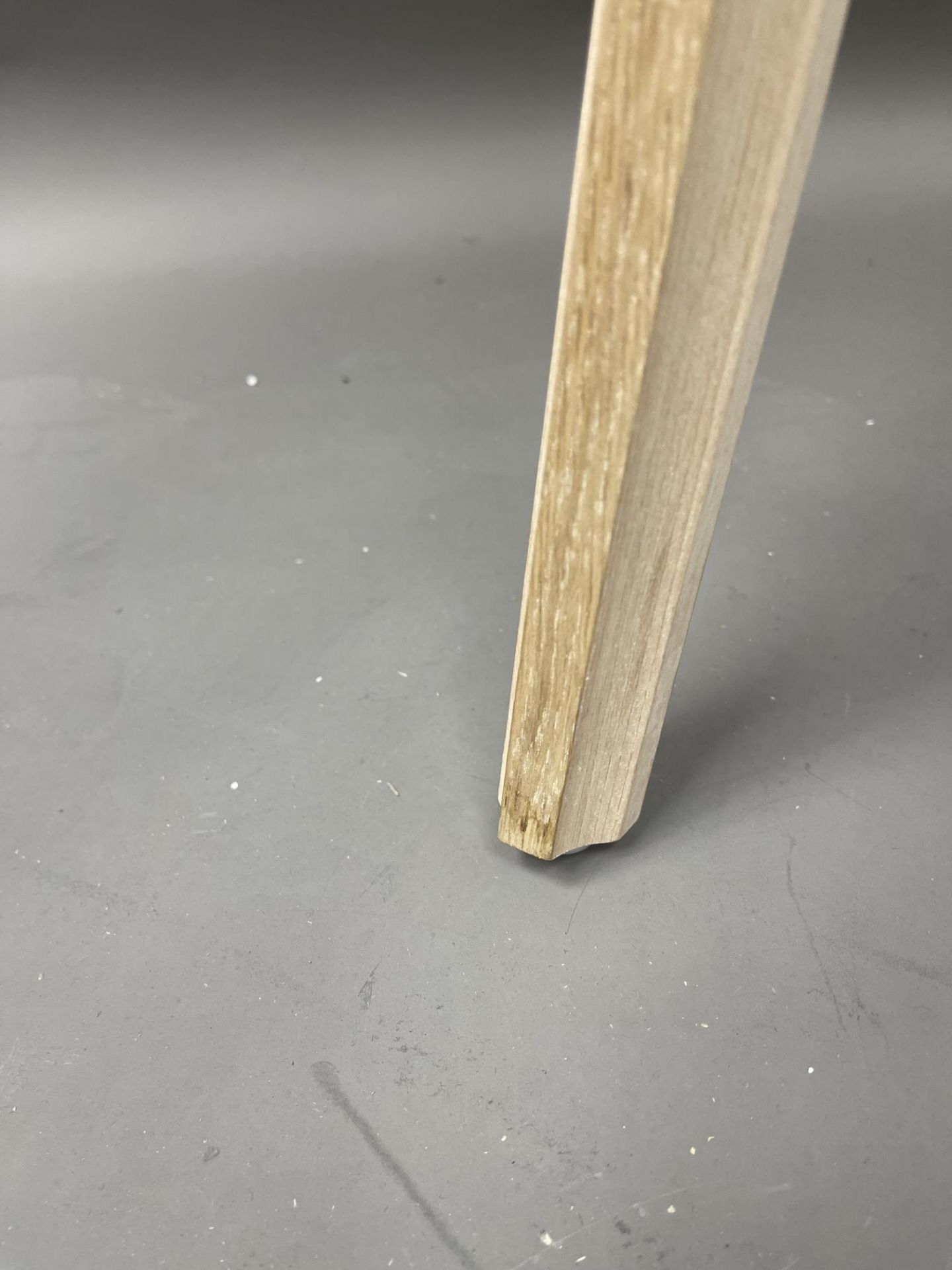 About a Stool AAS32 / AAS 32 Tabouret de bar BAS CHÊNE GRAISSÉ / MELANGE CREAM Hay EXEMPLE DE MANIÈRE 