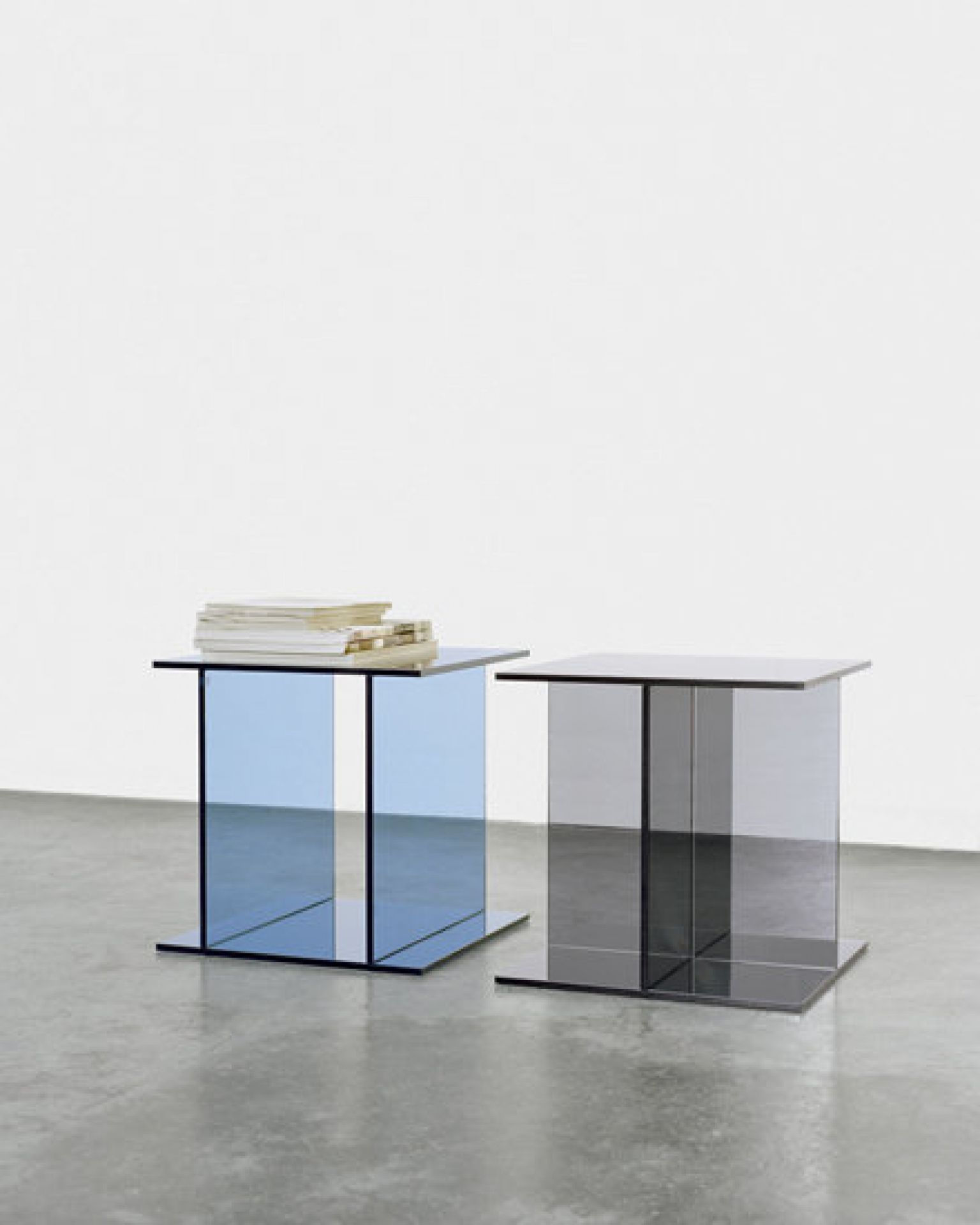 CT08 Vier Table d'appoint de Philipp Mainzer e15