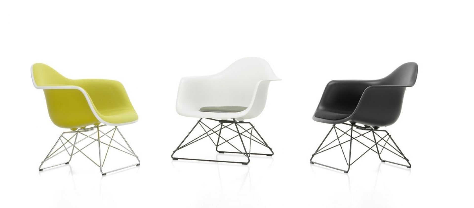 Eames Plastic Arm Chair LAR chaise avec coussin d'assise Vitra
