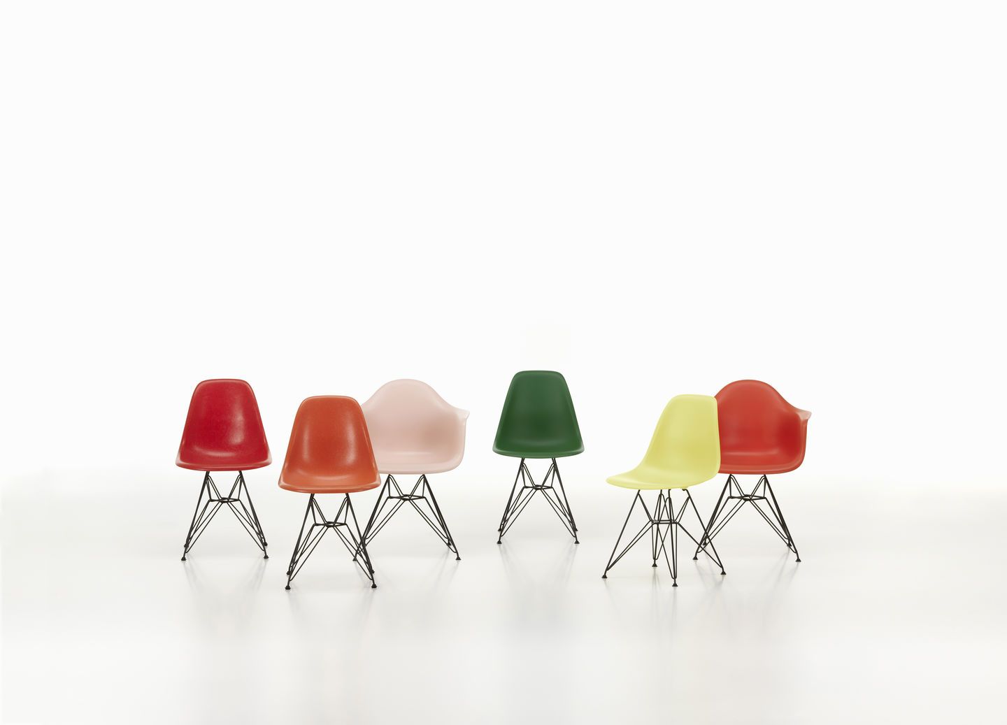 Eames Fiberglass Chair DSR chaise Vitra