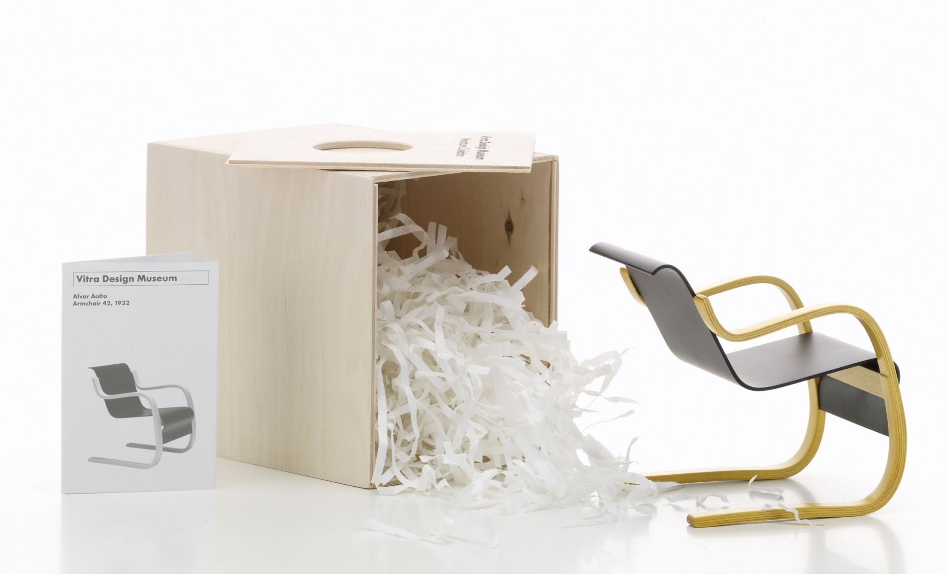 Armchair Nr.42 Miniatur Fauteuil Vitra