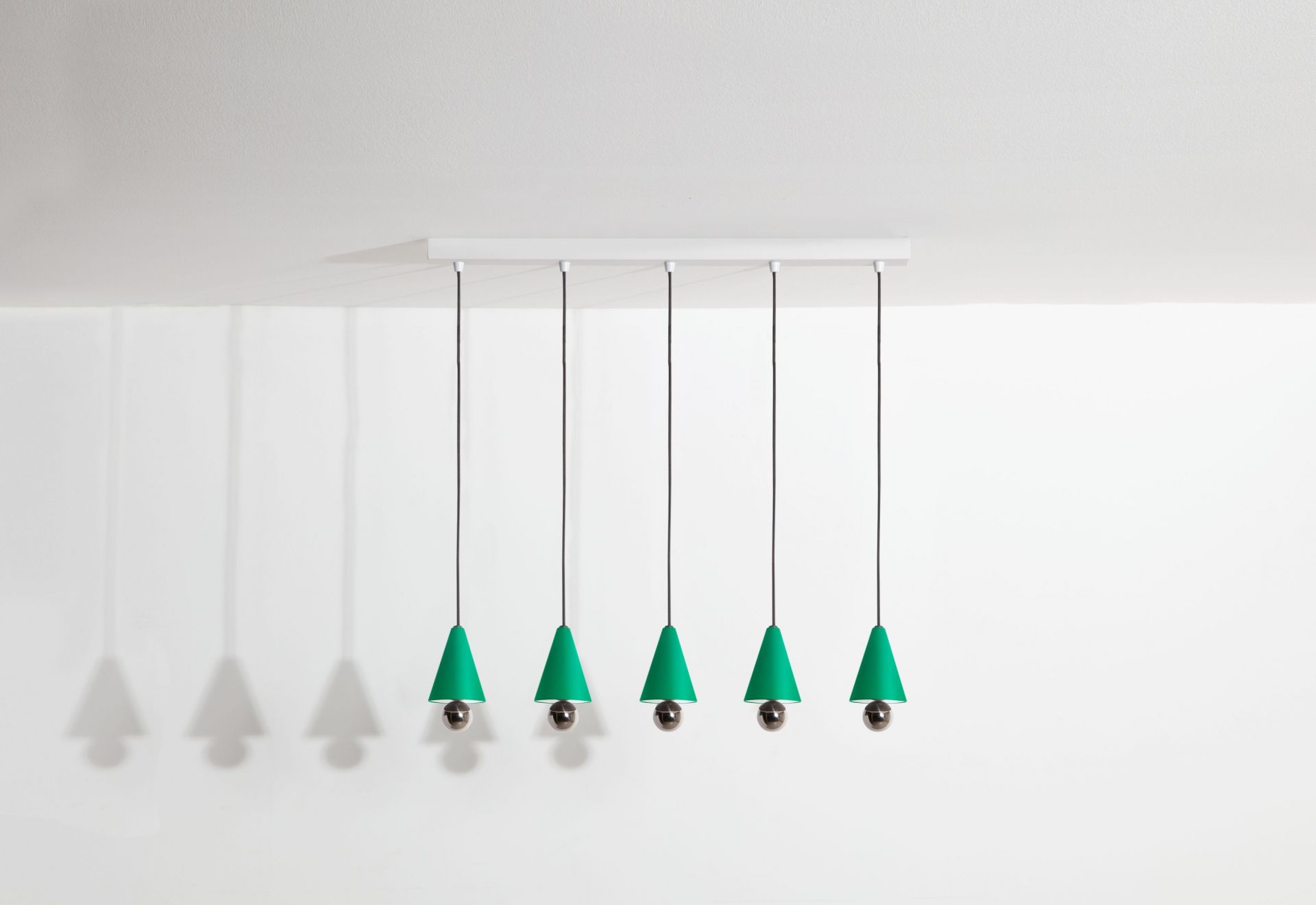 Cherry Pendant light Lampe à suspendre 5 pièces Linear Petite Friture Vert menthe
