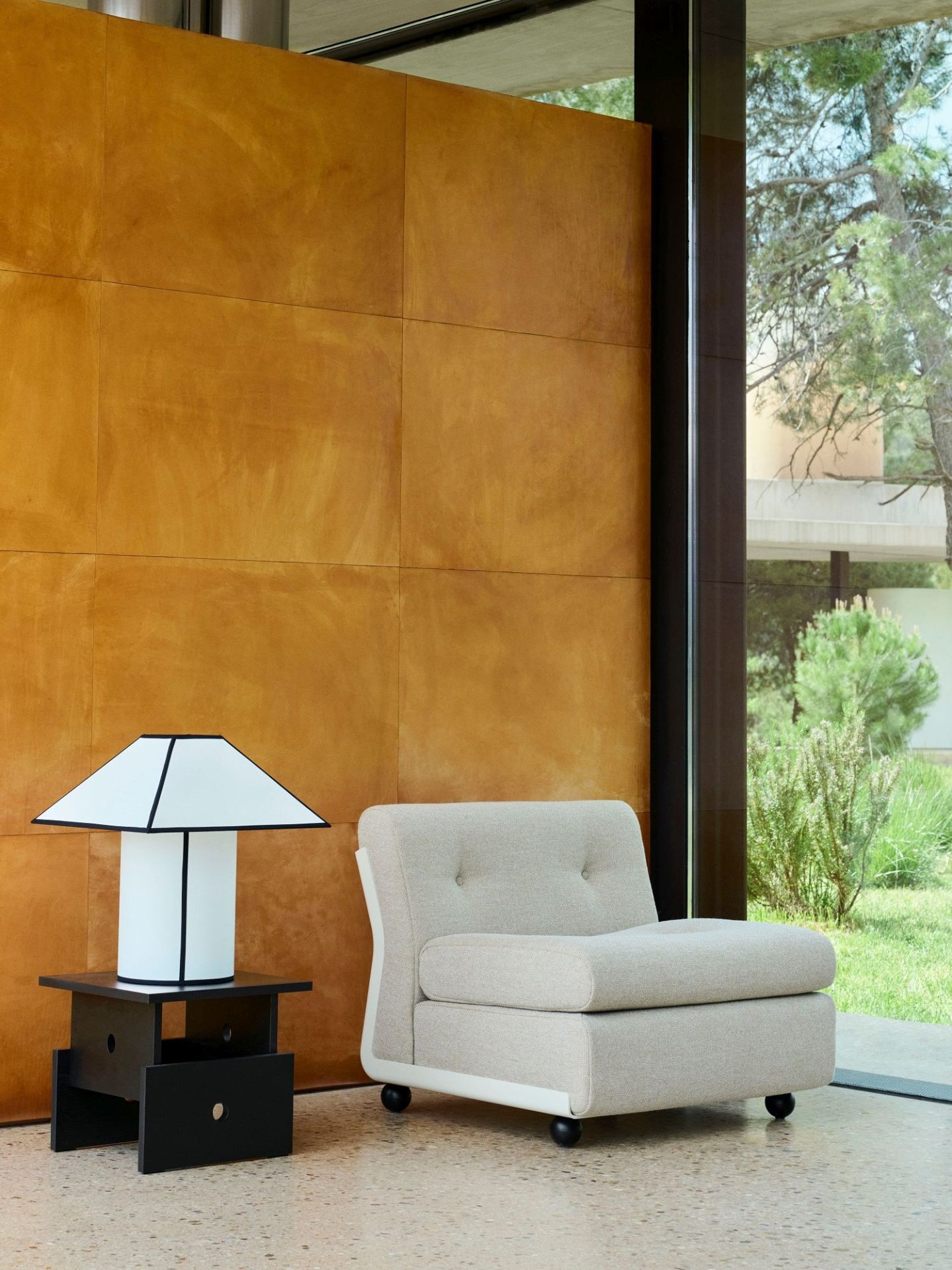 Ava Pyramid Table Lamp Lampe de table Hay
