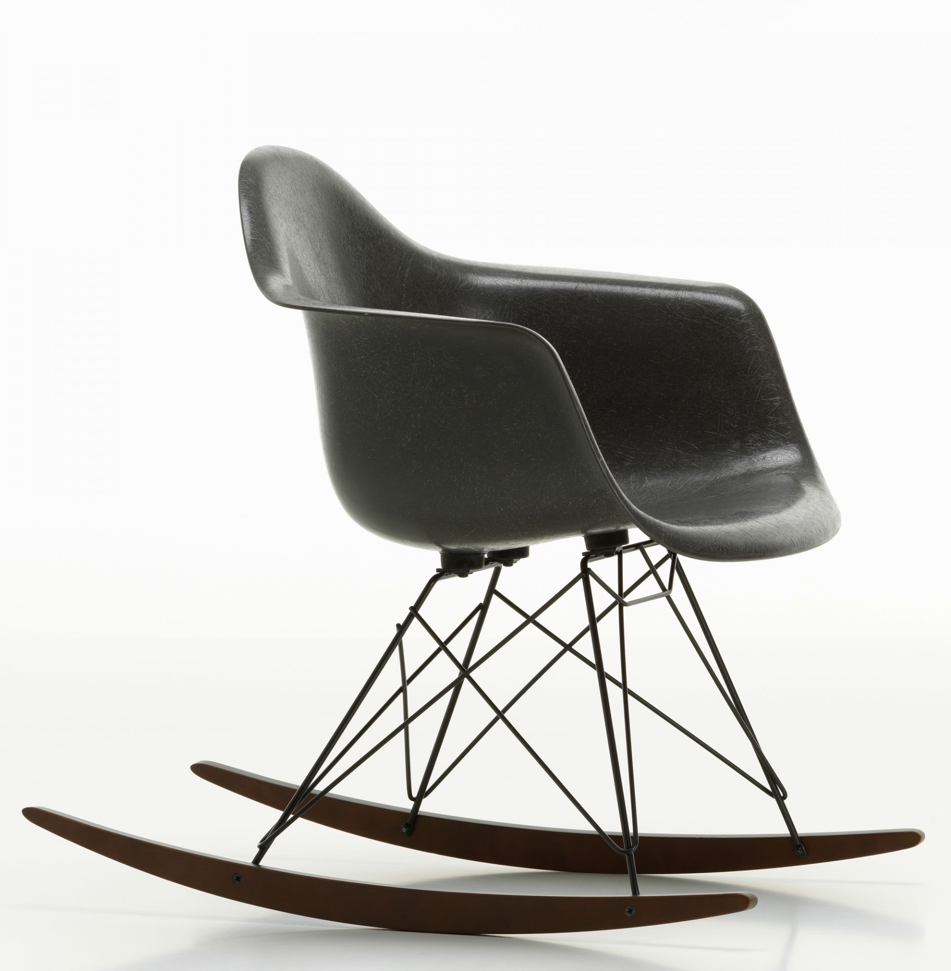 Eames Fiberglass Arm Rocking Chair chaise à bascule RAR Vitra