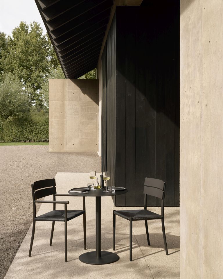 Table de salle à manger d'extérieur Blend en métal Ethnicraft