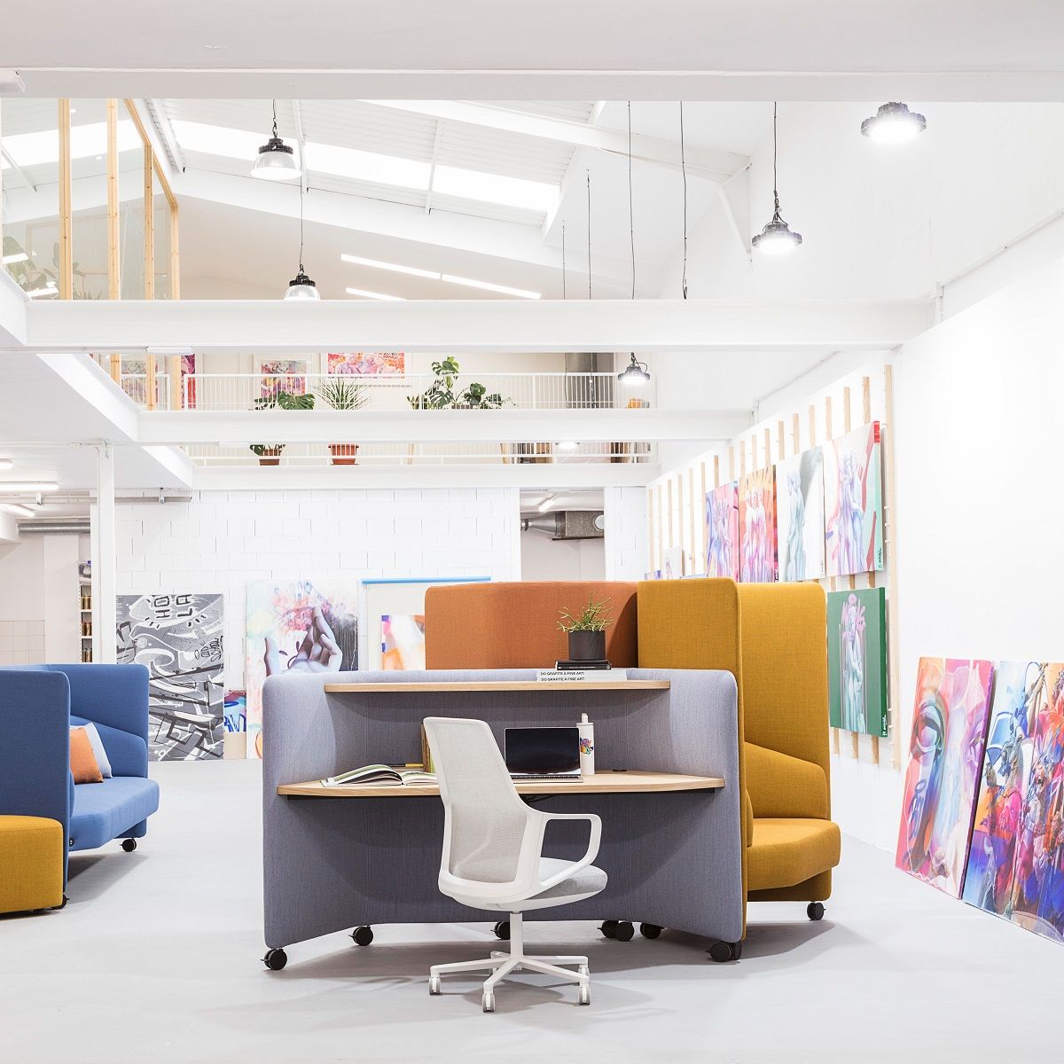 In Out Office BU2250 / BU2251 Fauteuil de salon avec panneau Andreu World