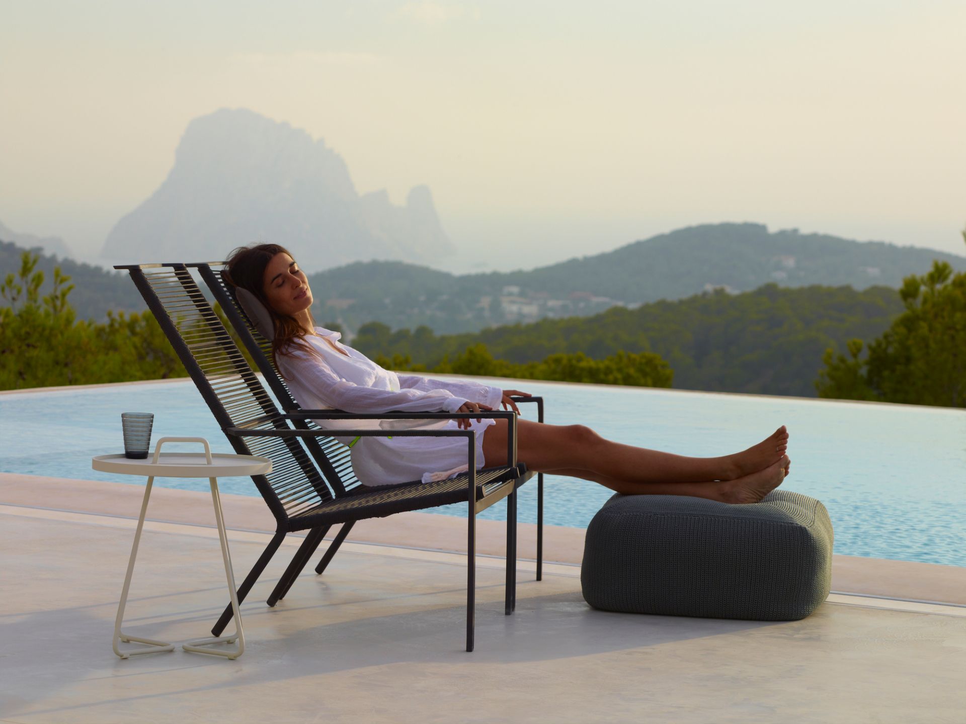 Edge Outdoor Highback Chaise empilable Cane-Line