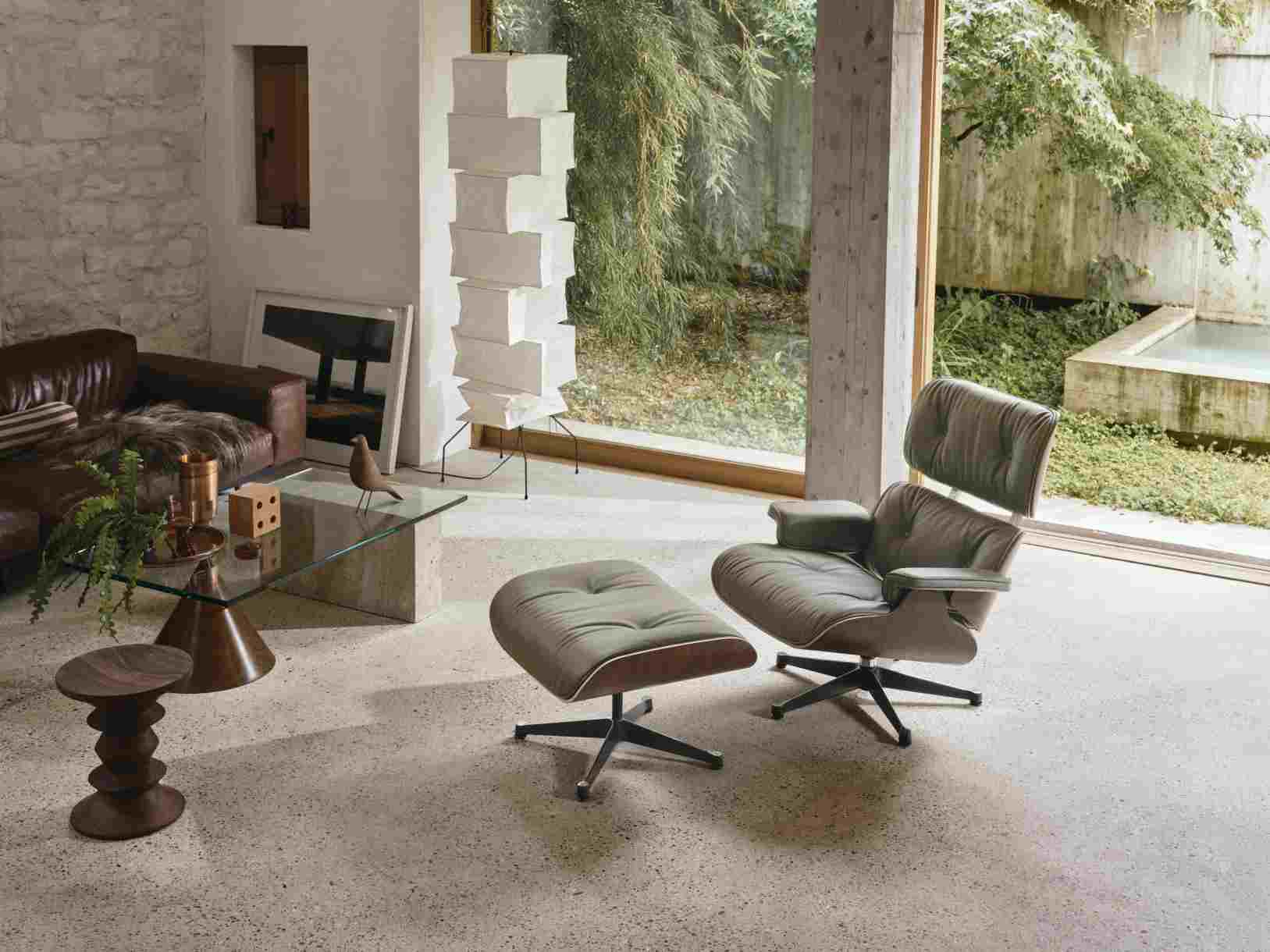 Eames House Bird Sculpture en noyer Vitra NOUVELLE VERSION