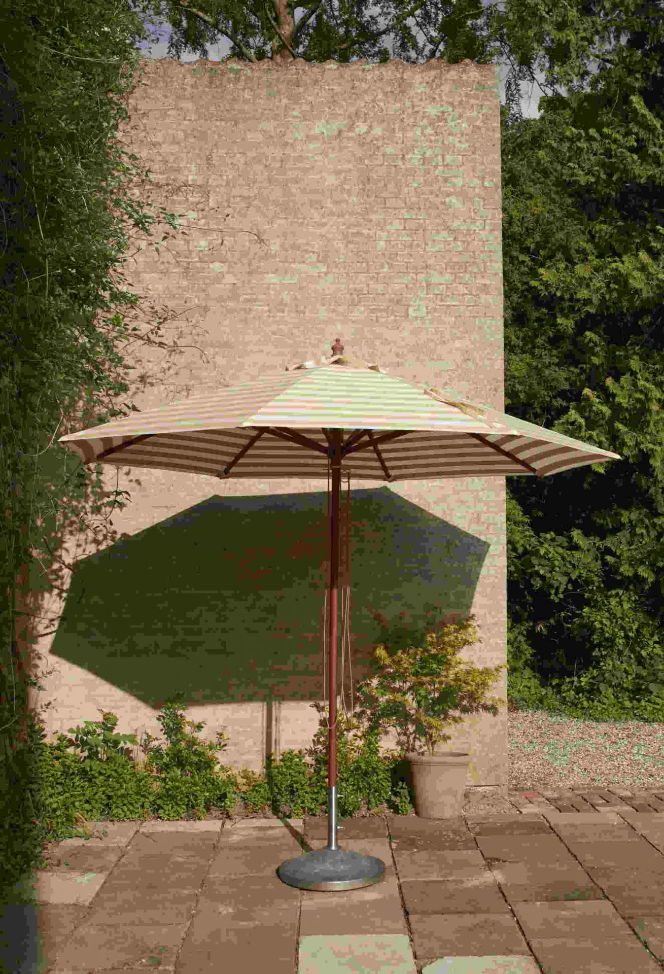 Capri Umbrella Foot Parasol pied Skagerak by Fritz Hansen