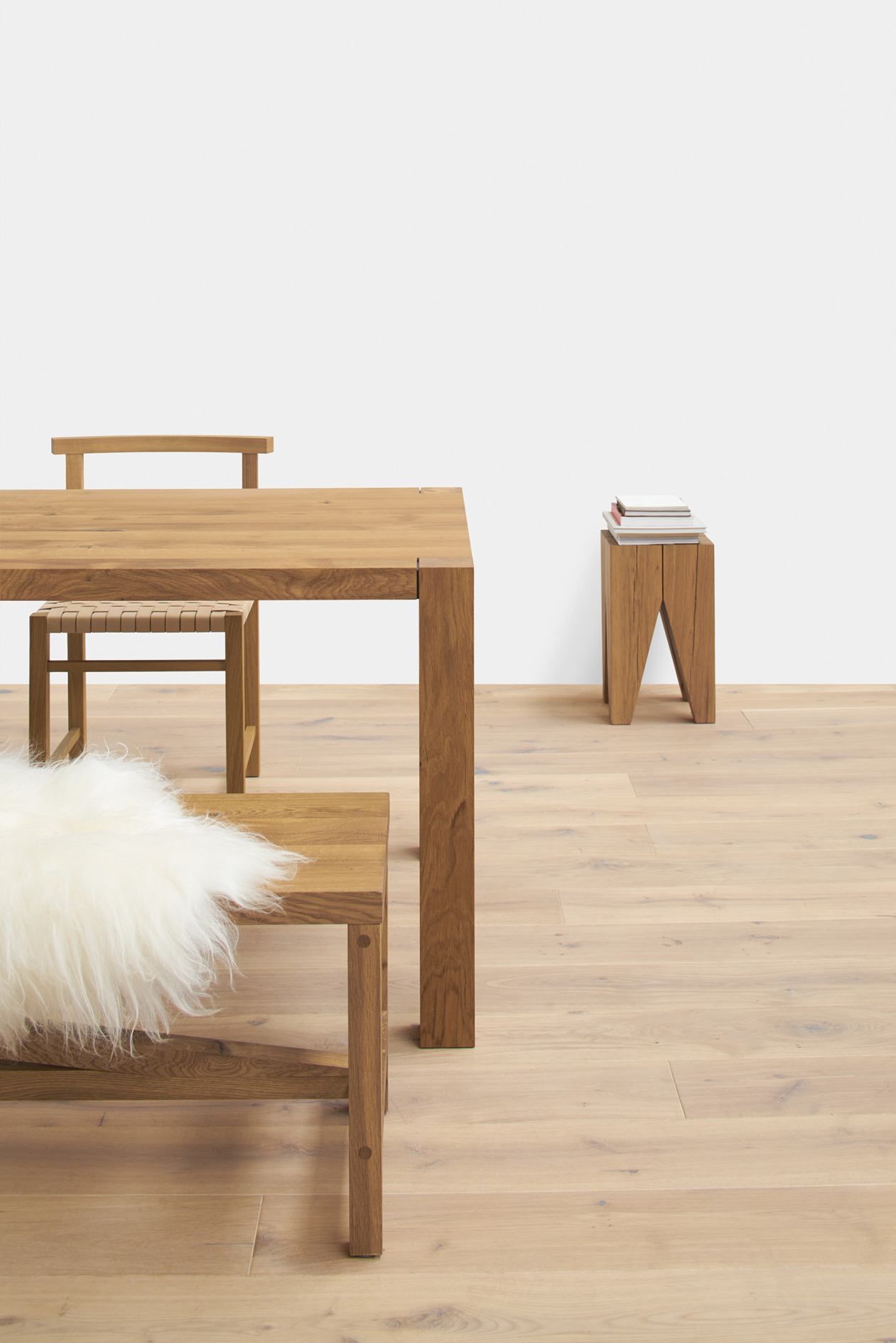 TA22 Holborn table e15