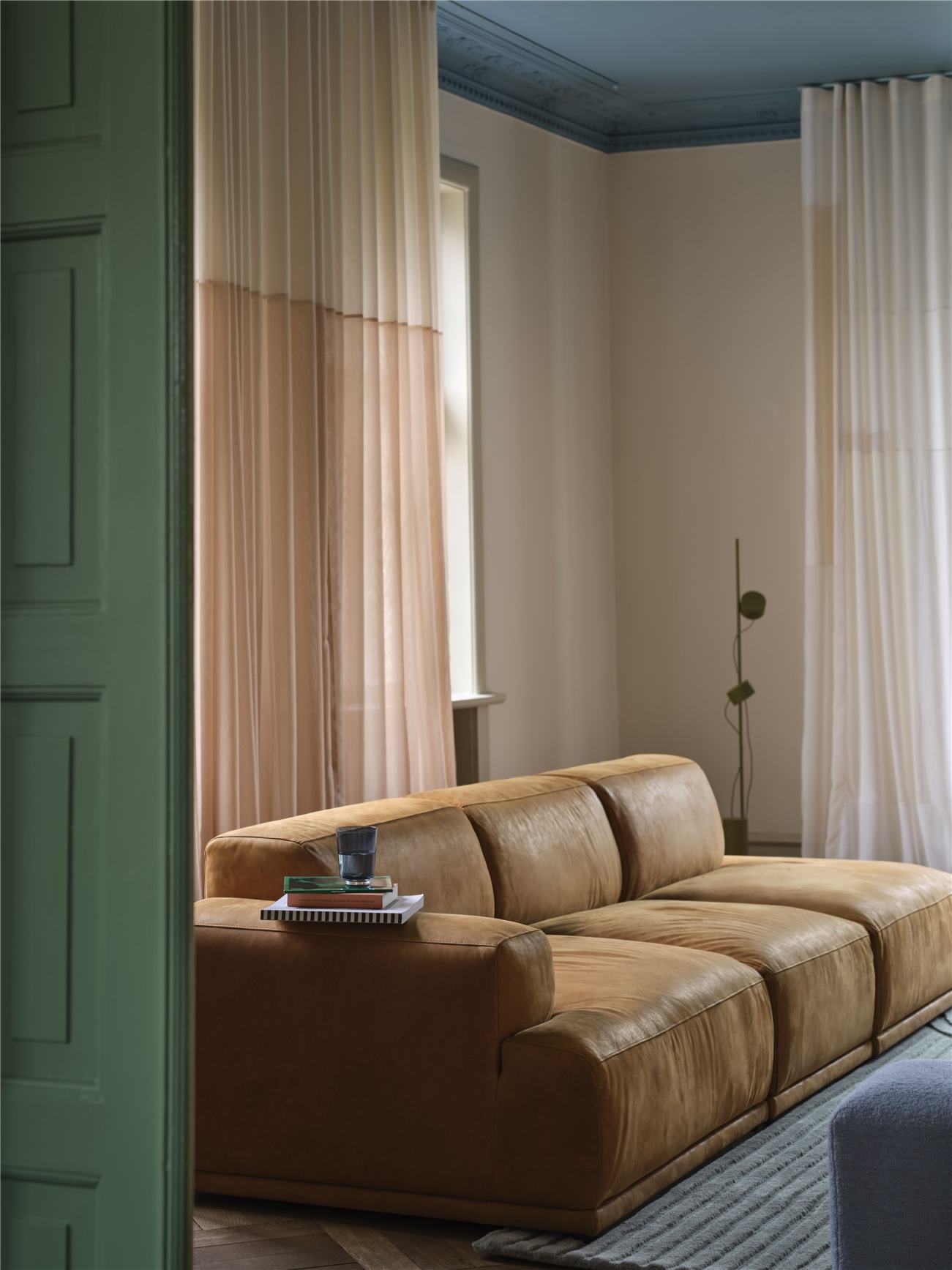 Post Floor Lamp Lampadaire Muuto