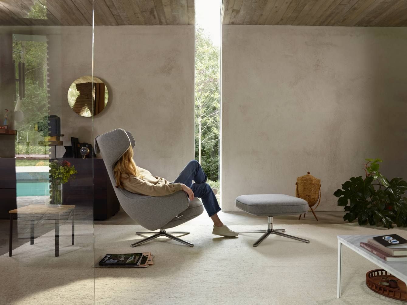 Grand Repos Fauteuil + Ottoman Vitra Poli Nubia Ivoire / Perle