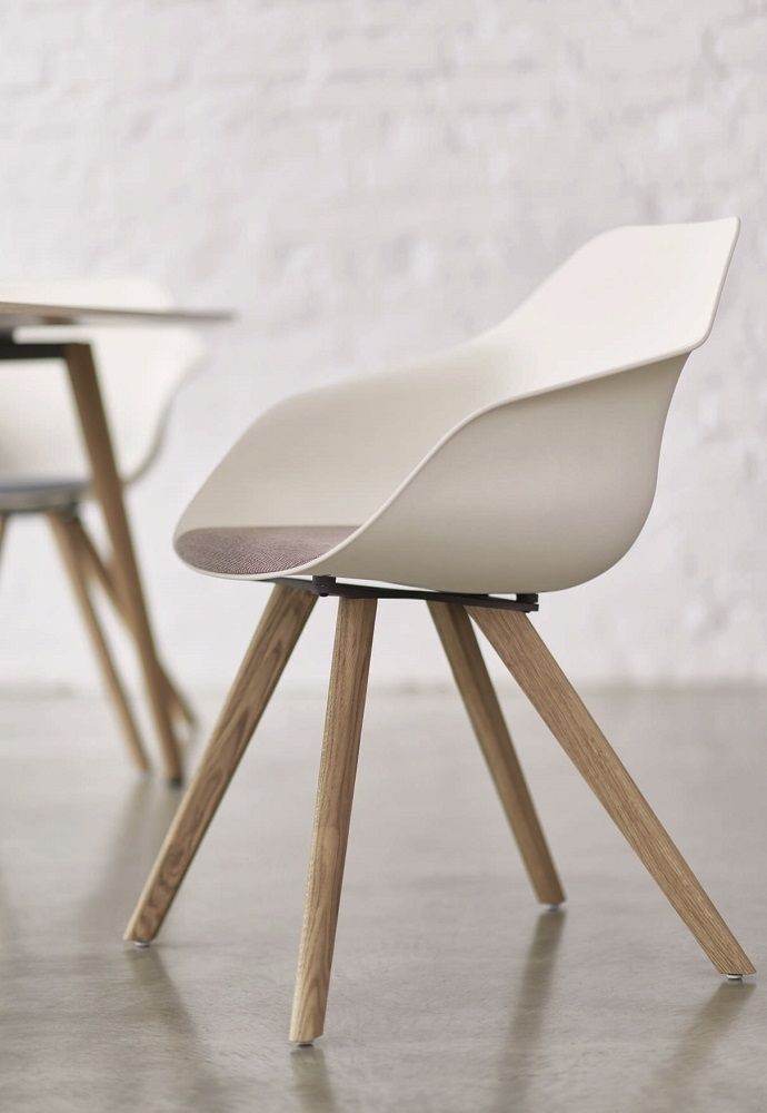 Yonda Universalstuhl Chaise à quatre pieds Structure bois Wilkhahn 