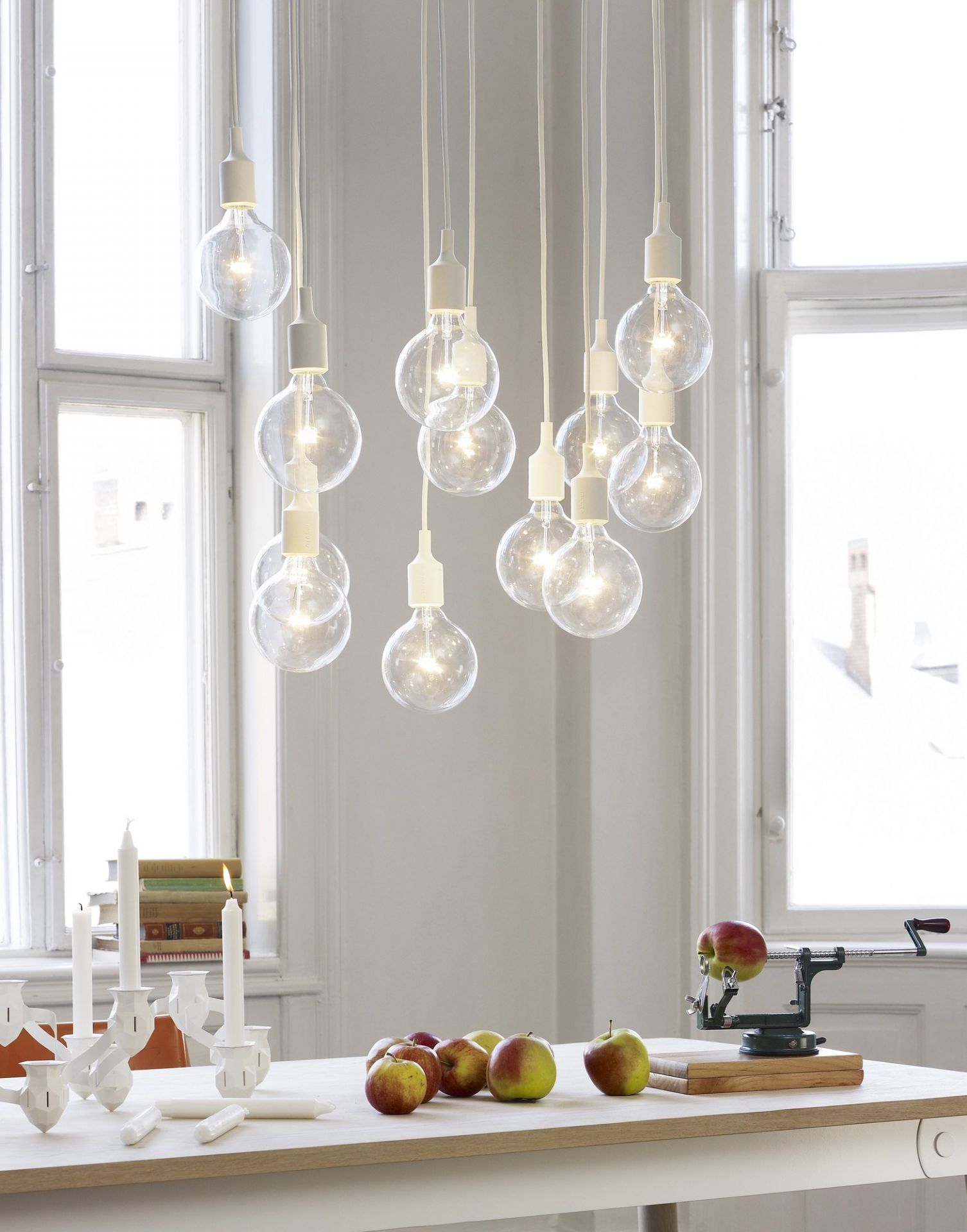 The More the Merrier Chandelier Muuto