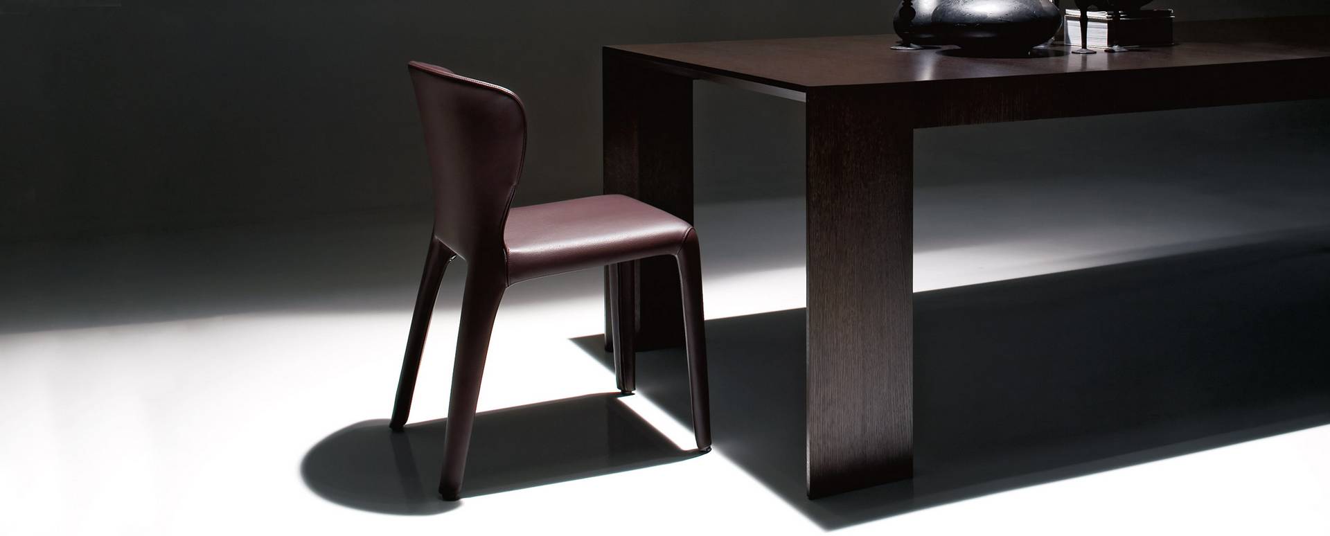 369 Hola chaise Cassina